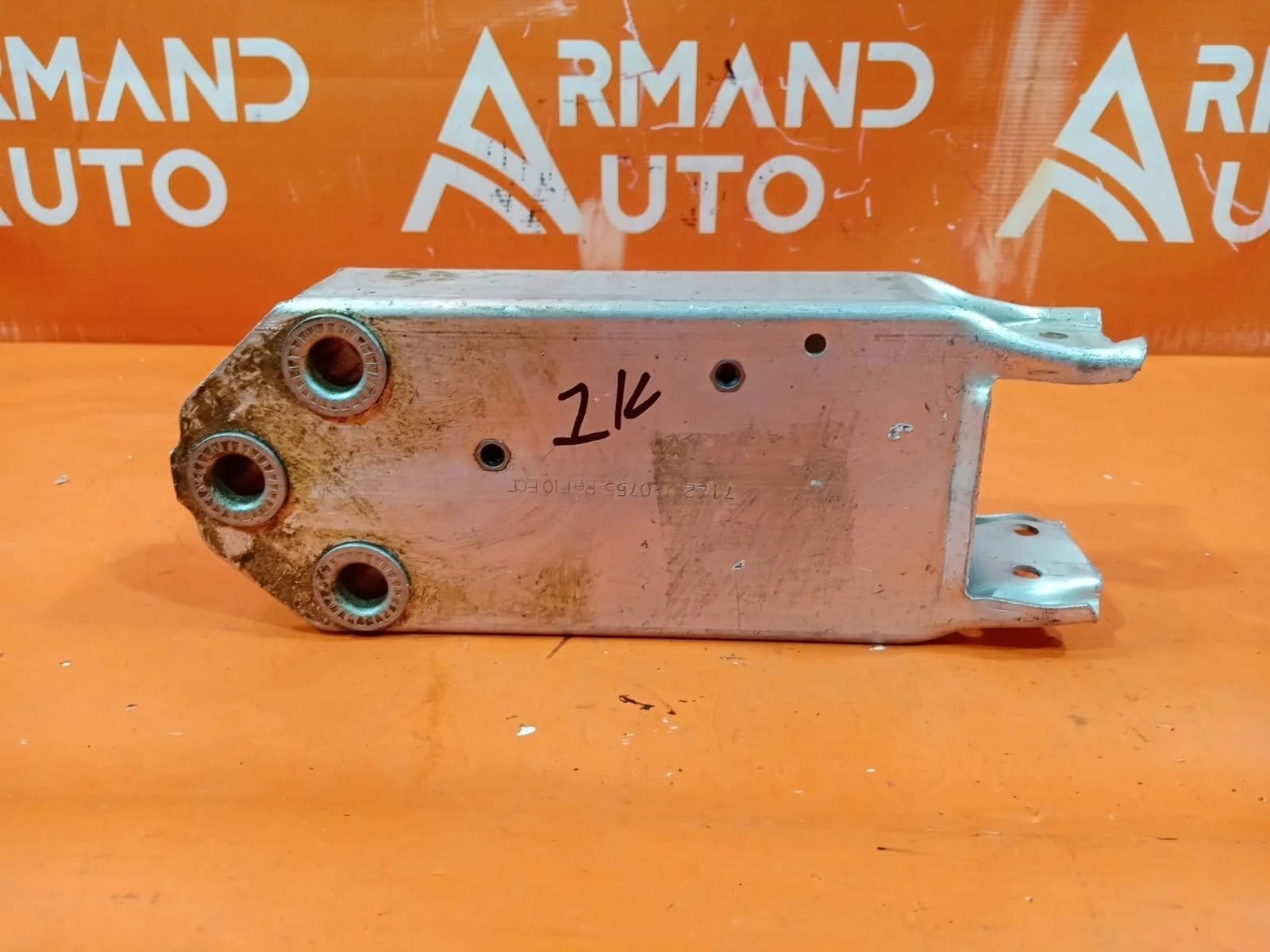 Кронштейн усилителя бампера BMW 5 series 2009-2017 51117200705 F10 F11, передний правый