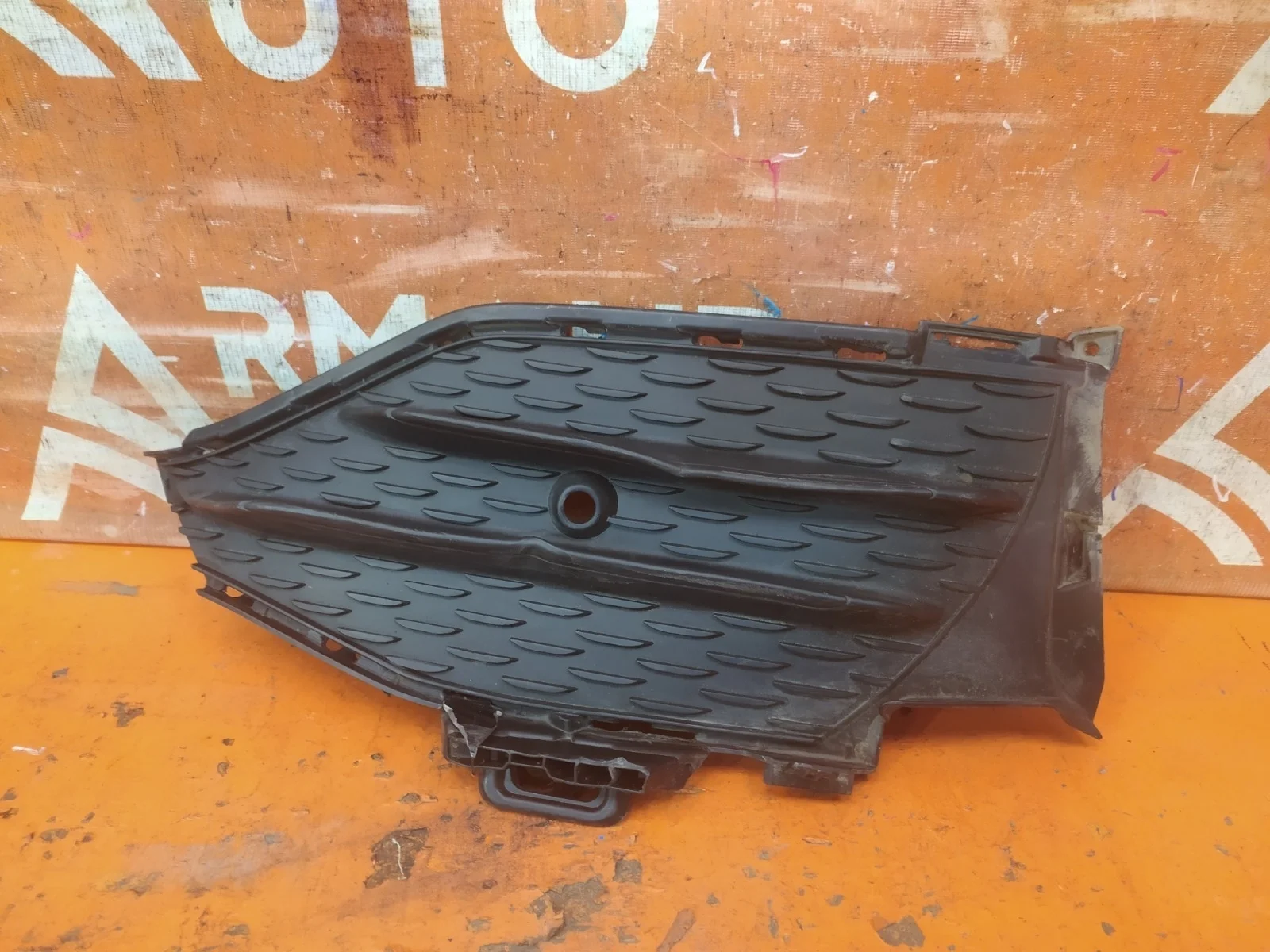 Решетка бампера Mercedes GLC-Class 2019-2022 A2538858104 X253, передняя правая
