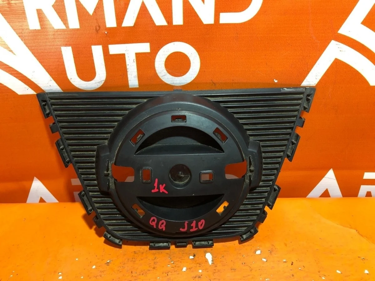 Накладка решетки радиатора Nissan Qashqai 2010-2013 62310BR00A 1 J10