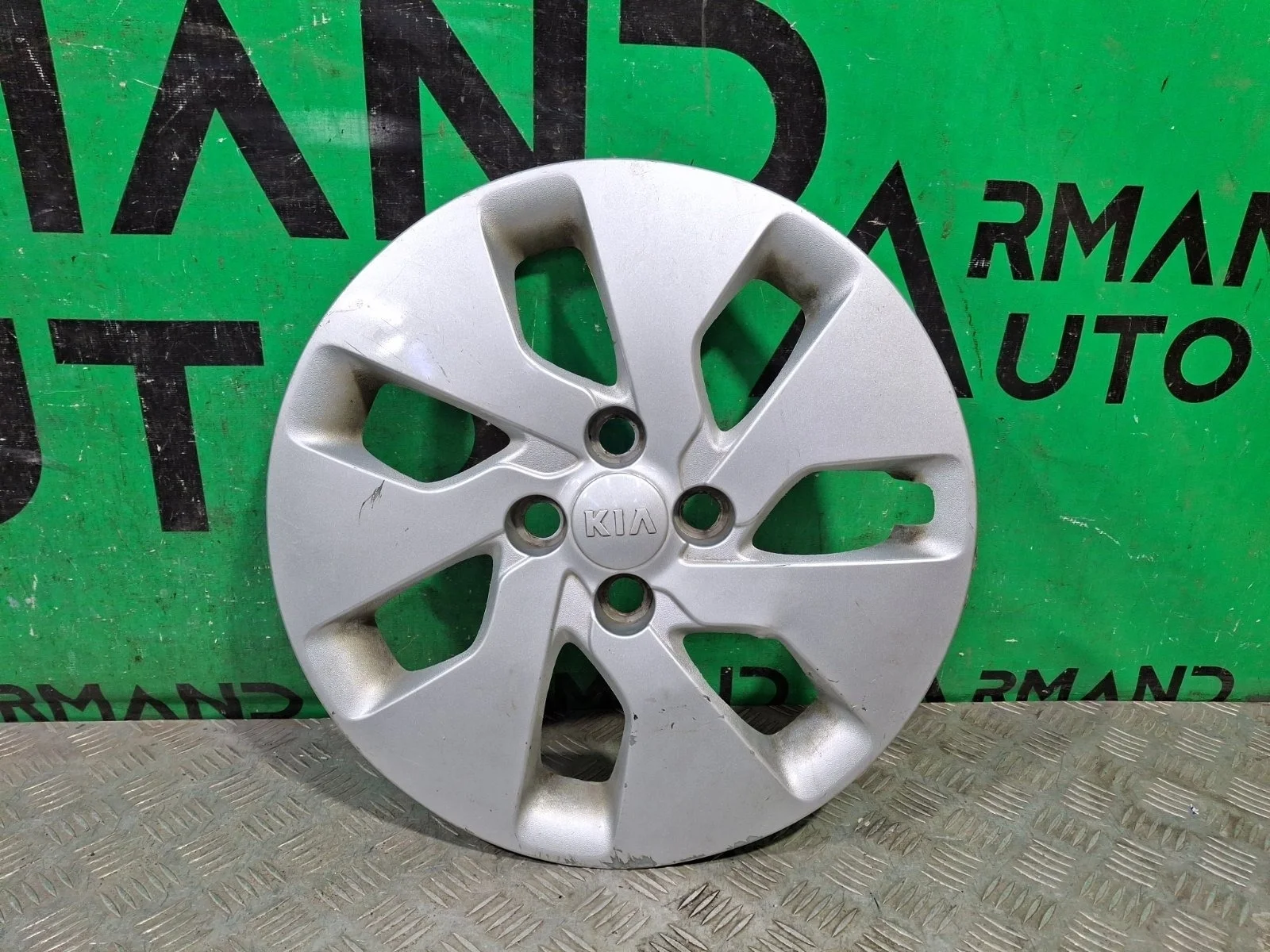 Колпак Kia Rio 529604Y000 3 QB