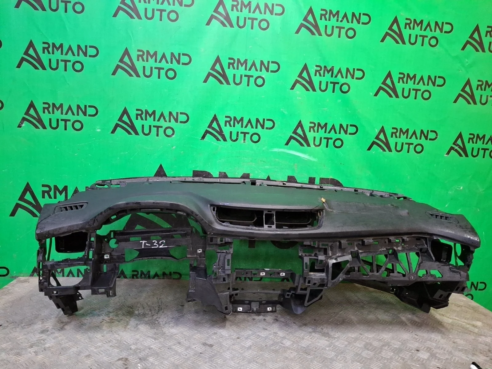 Торпедо Nissan X-Trail 2013-2019 682004CM0A 3 T32