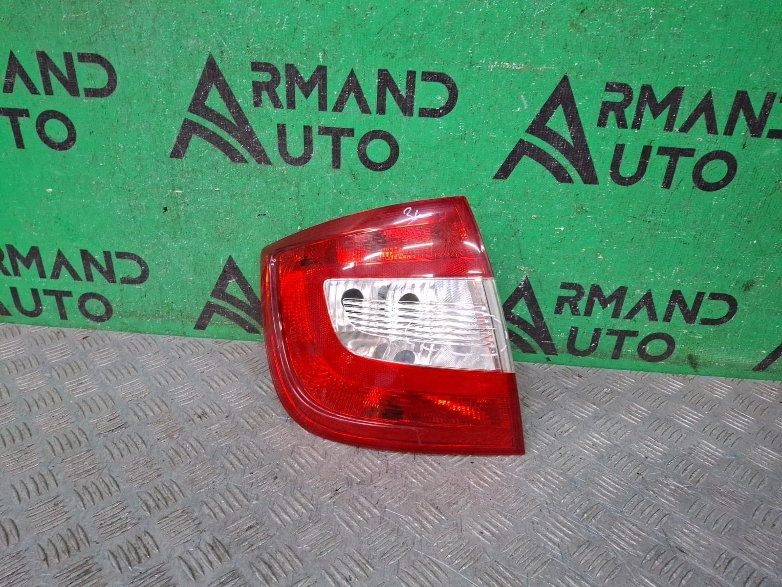 Фонарь Skoda Rapid 2014-2020 5JH945111 1, левый