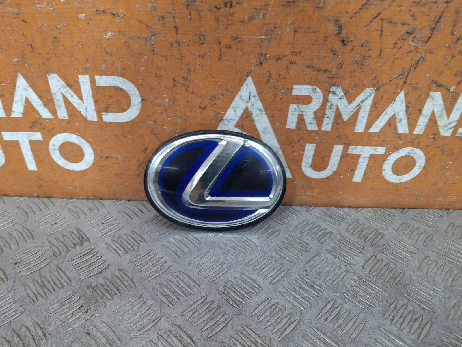 Эмблема Lexus LS 2006-2017 9097502126 4, передняя