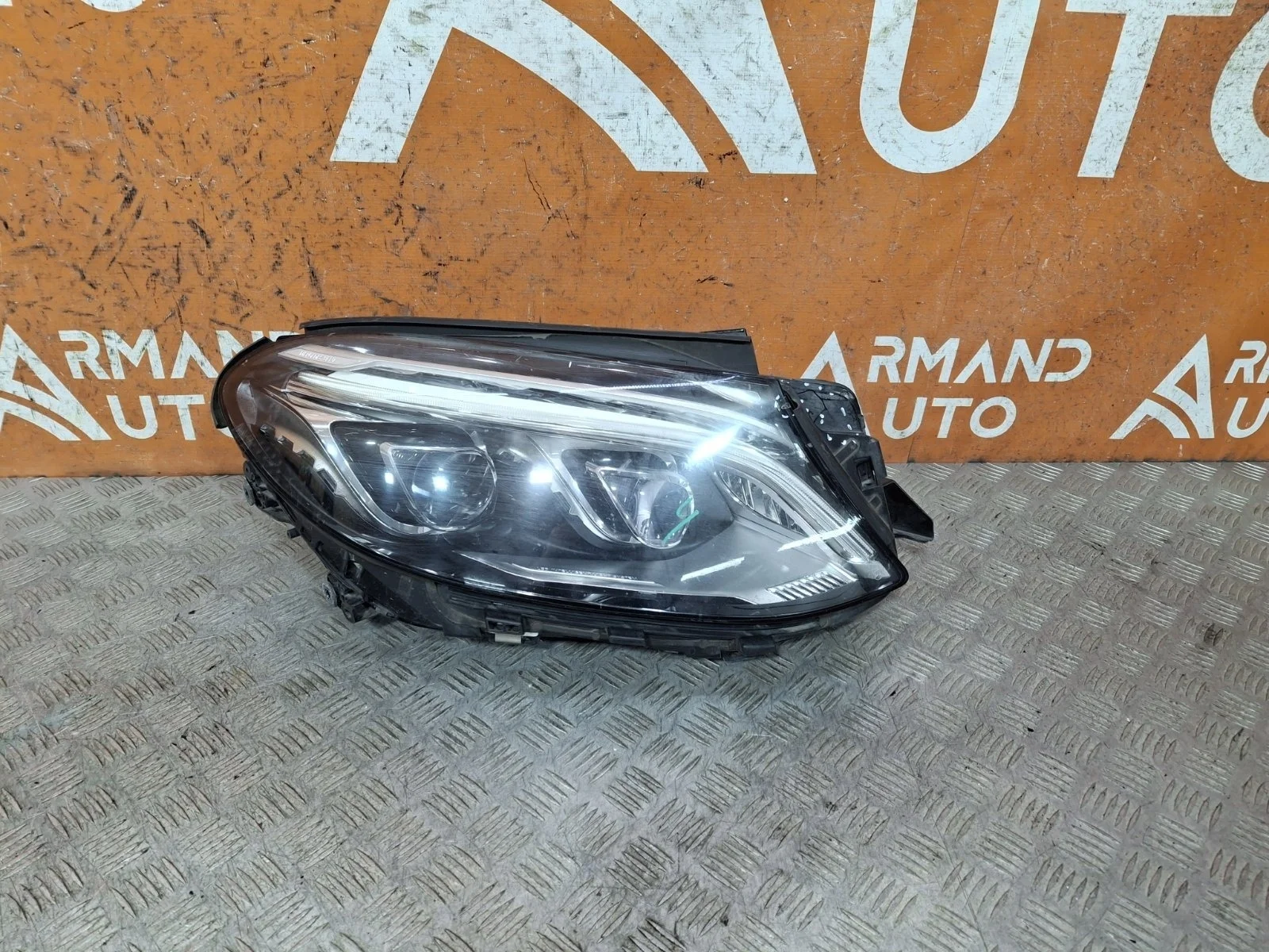 Фара Mercedes M ML GLE-Class 2015-2018 A1668200859 W166, правая