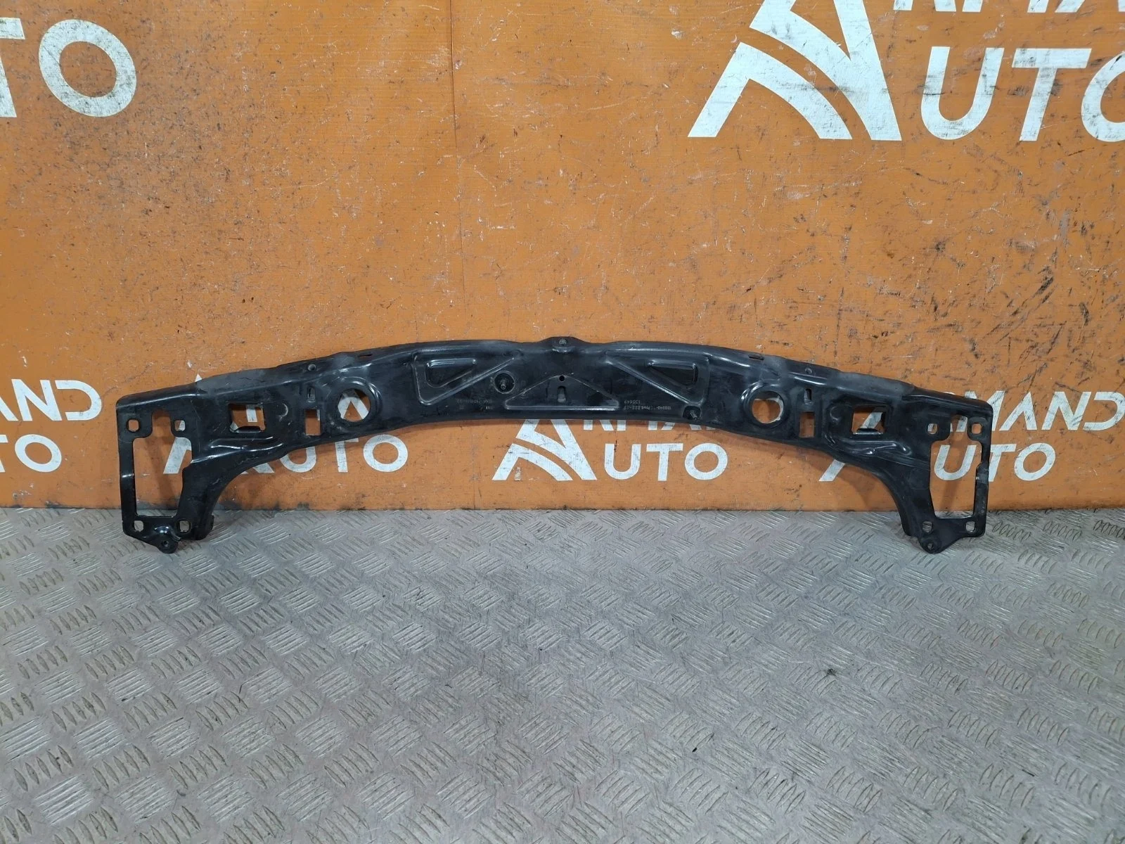 Панель передняя (суппорт радиатора) верхняя BMW X1 2015-2022 51647434544 F48