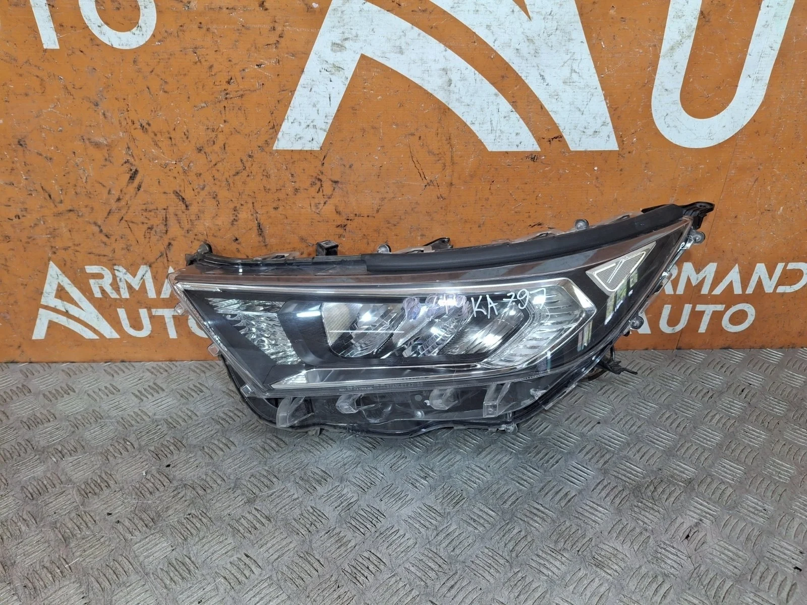 Фара Toyota RAV4 2018-нв 8118542840 5 XA50, левая