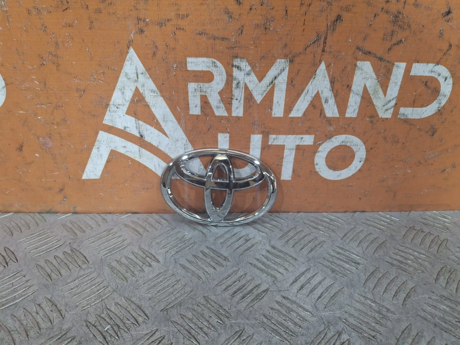 Эмблема Toyota Camry 2014-2017 9097502127 7 XV50, задняя