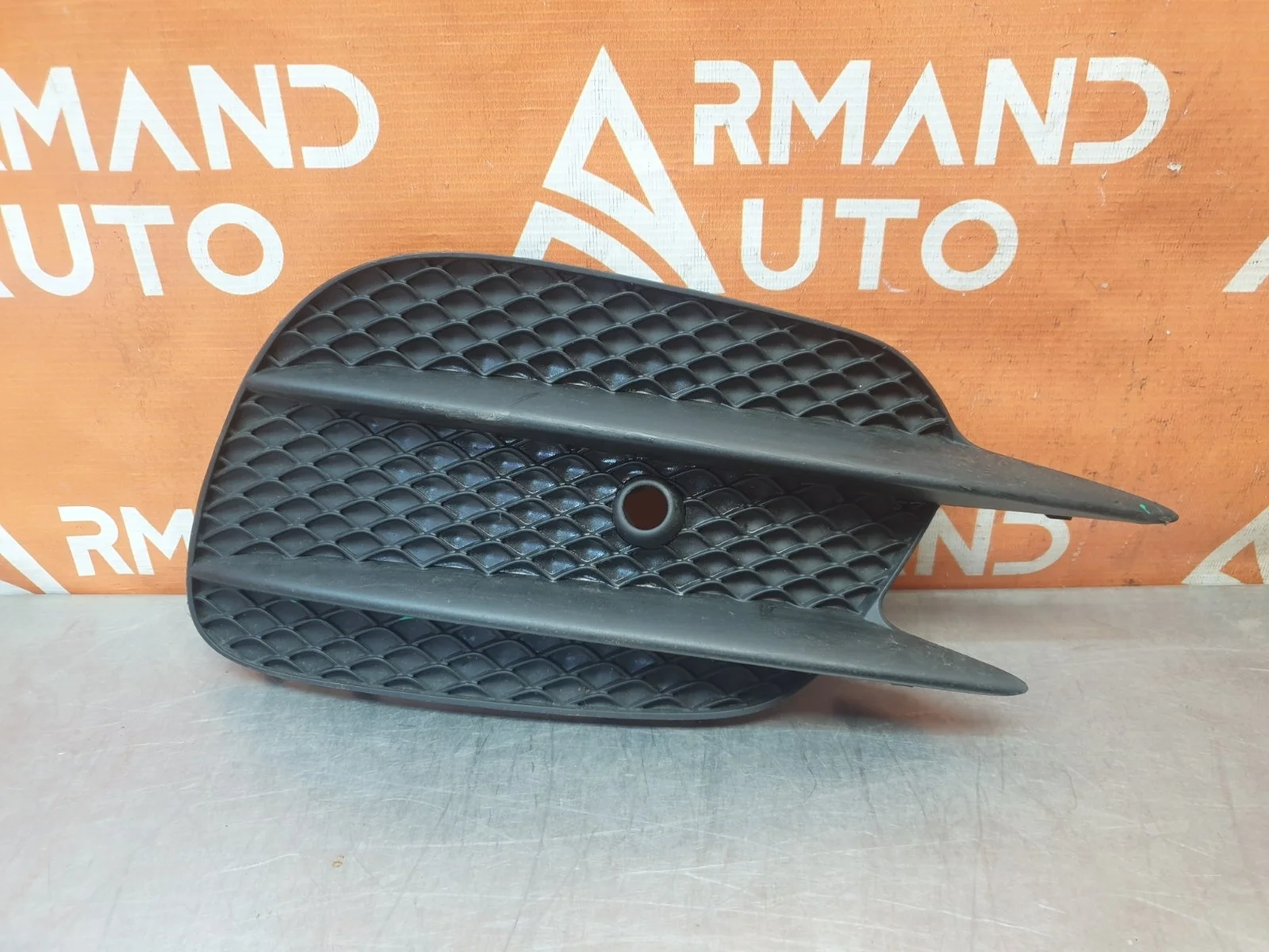 Решетка бампера Mercedes E-Class 2016-2020 A2138856800 W213, передняя правая