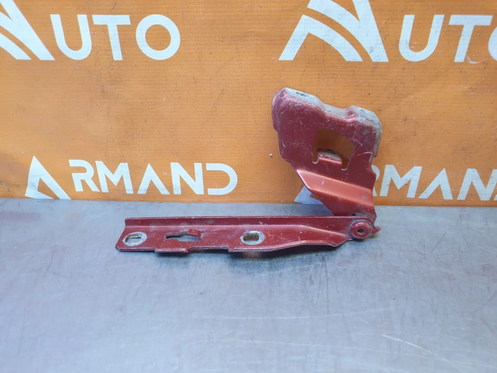 Петля капота Audi A4 2007-2015 8K0823301D 4 B8, левая