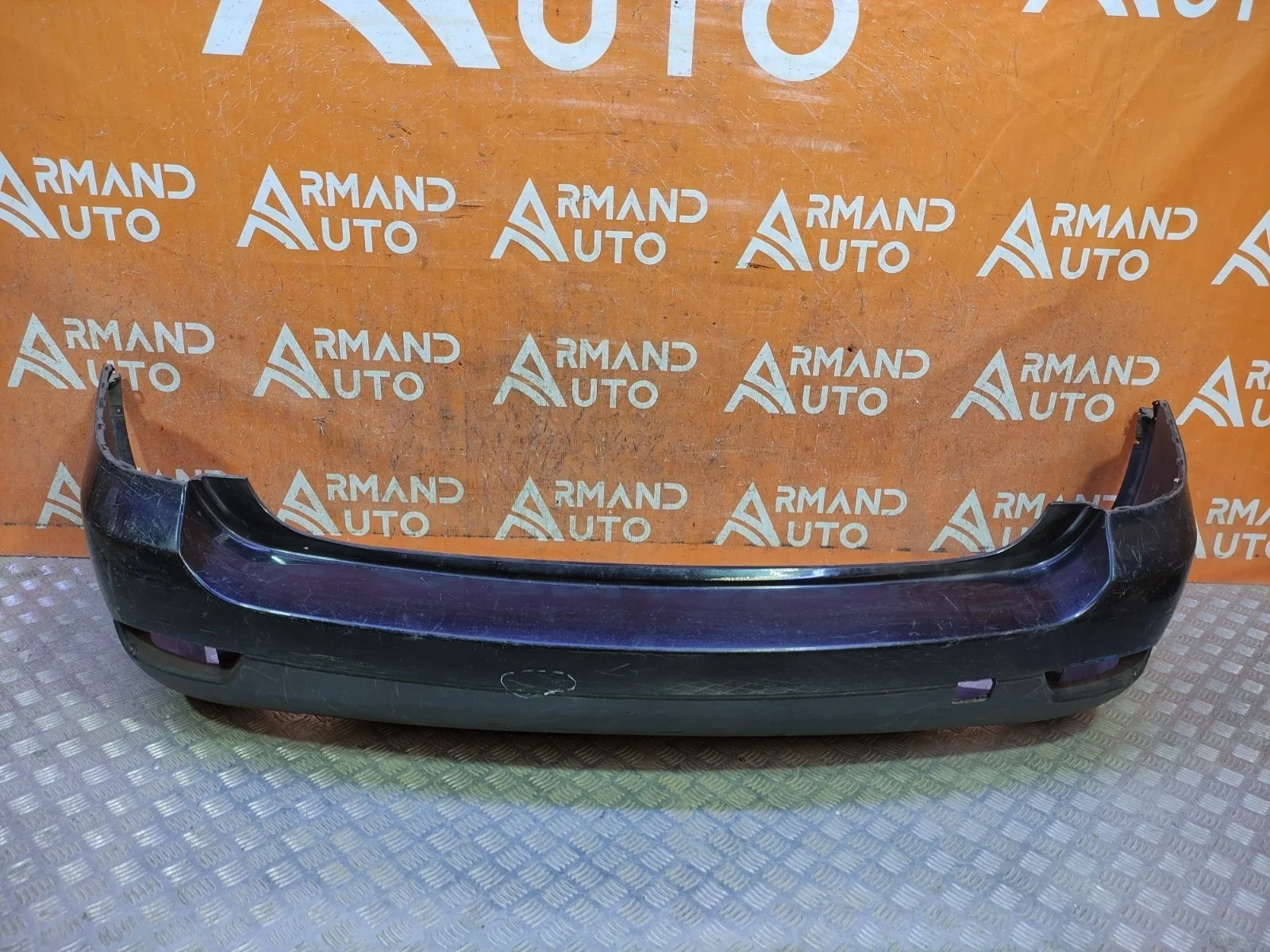 Бампер Subaru Tribeca 2007-2014 57704XA04A W10, задний