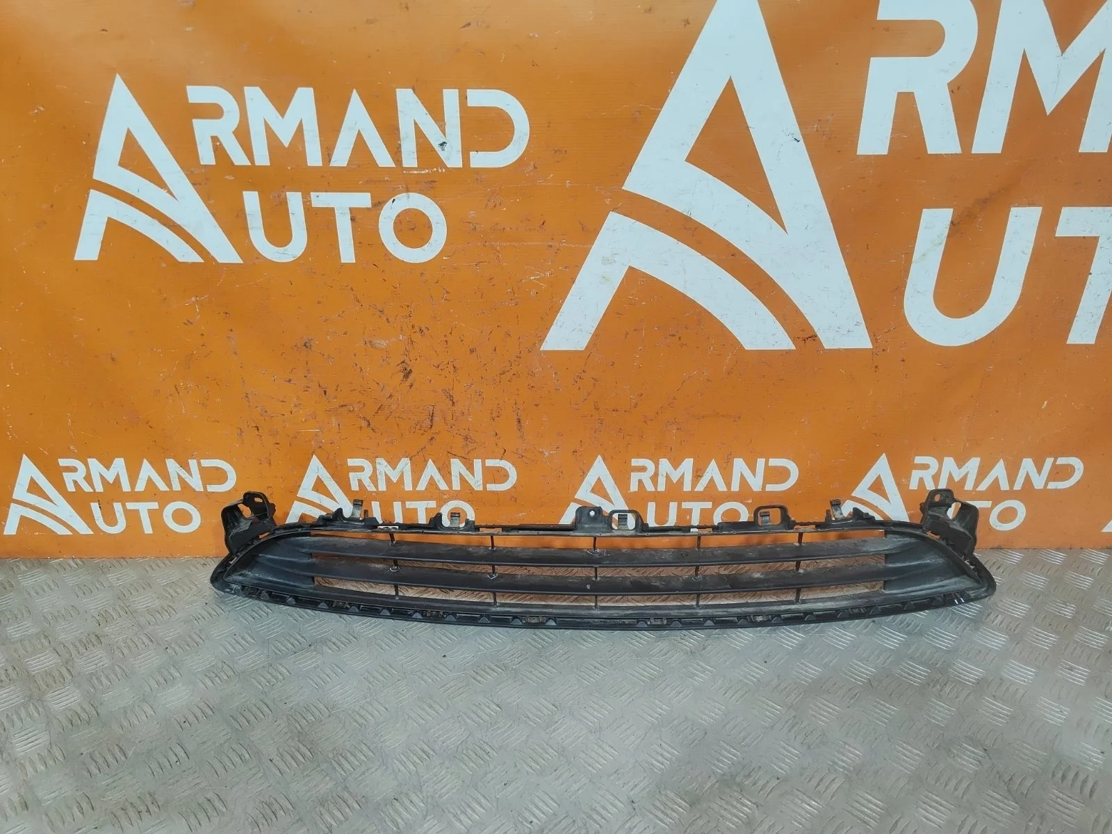 Решетка бампера Mazda 6 2015-2018 G46L501T1A 3 GJ, передняя