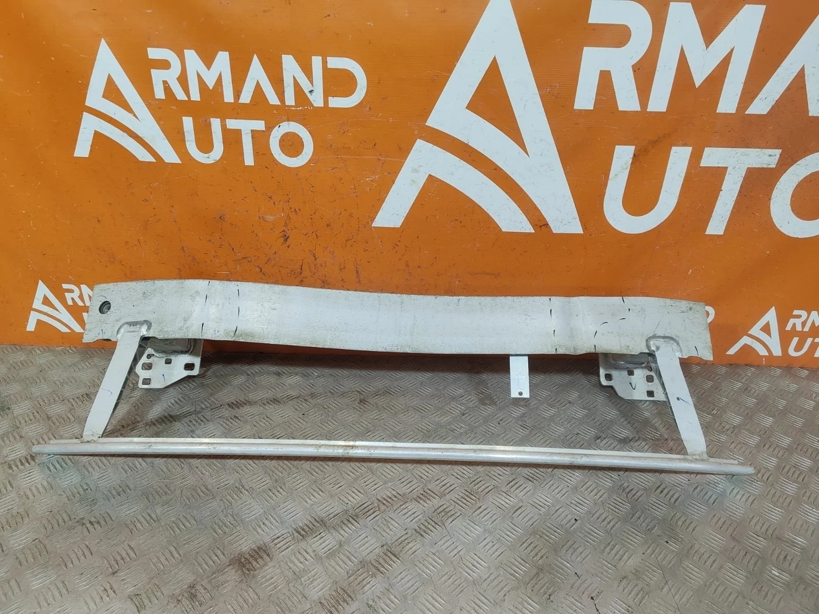 Усилитель бампера Audi Q3 2018-нв 83A807109 2 F3, передний