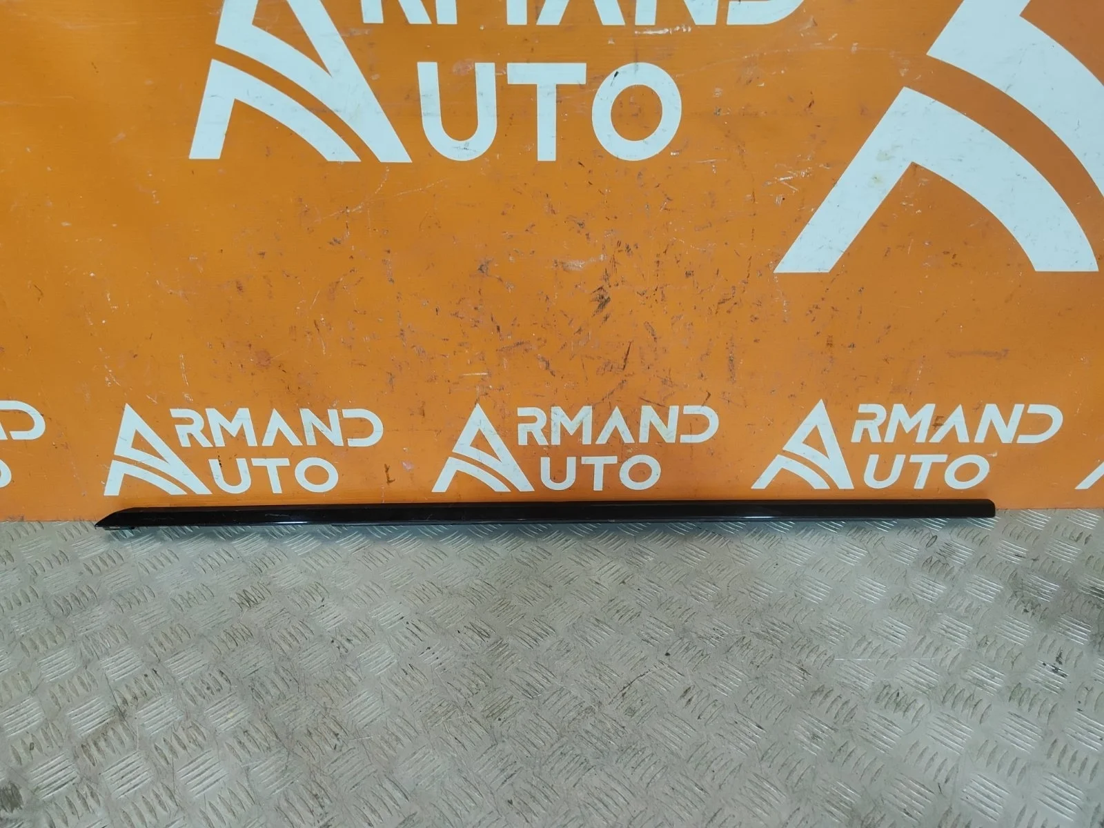 Молдинг стекла двери Land Rover Range Rover 2012-2022 LR154904 4 L405, передний левый