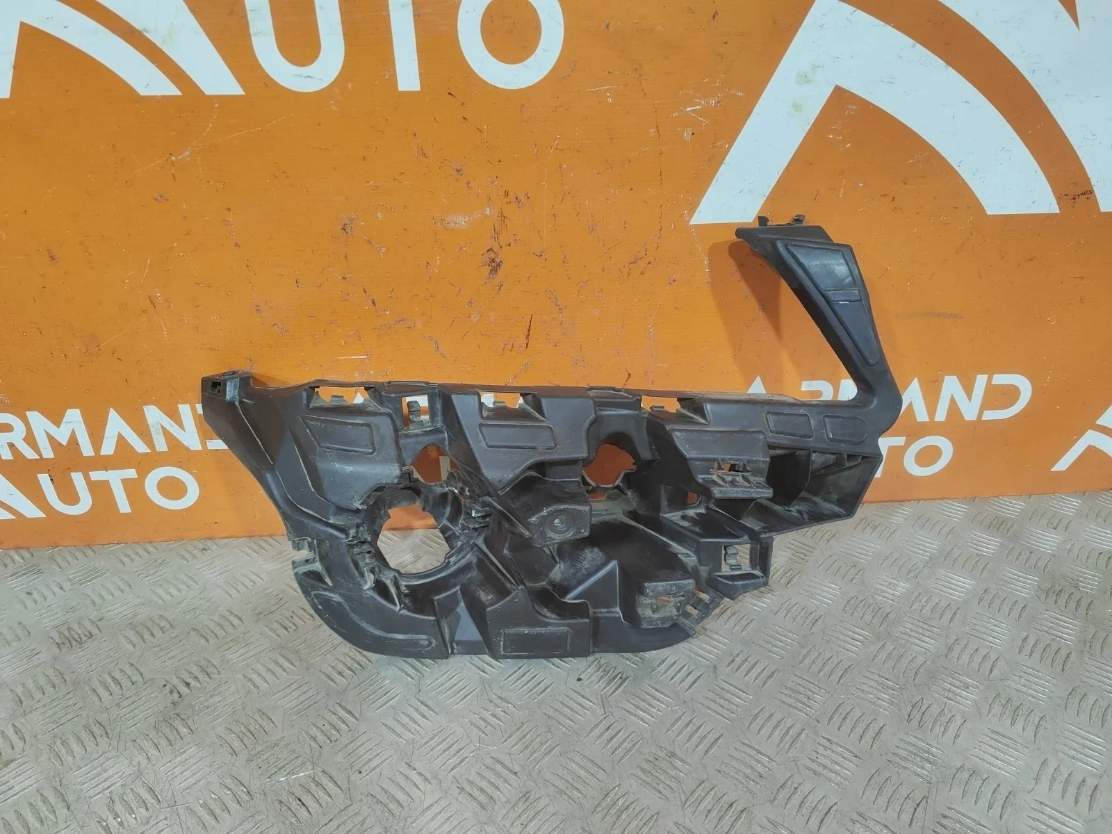 Кронштейн птф BMW X3 2010-2014 51117212956 F25, правый