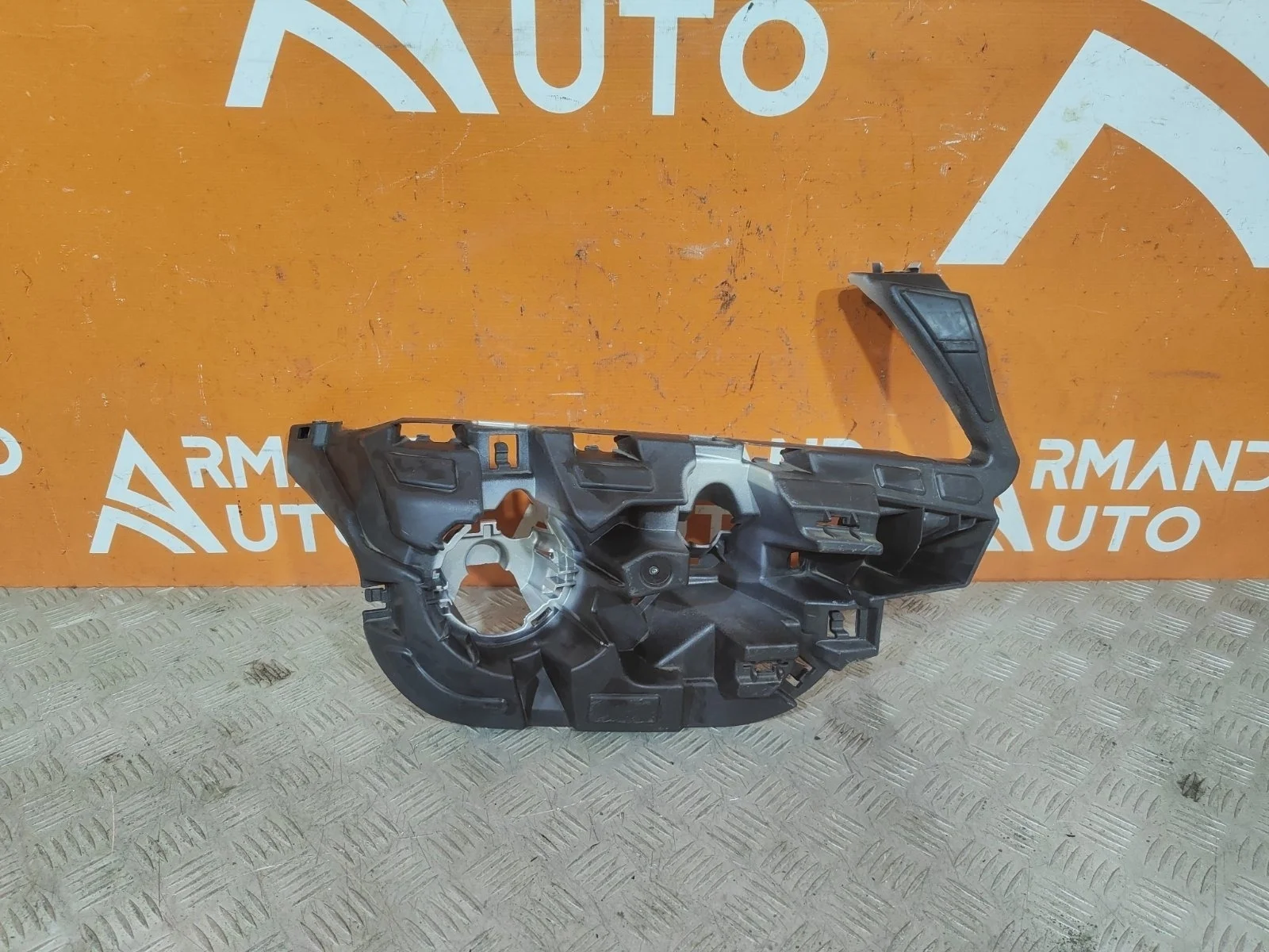 Кронштейн птф BMW X3 2010-2014 51117212956 F25, правый