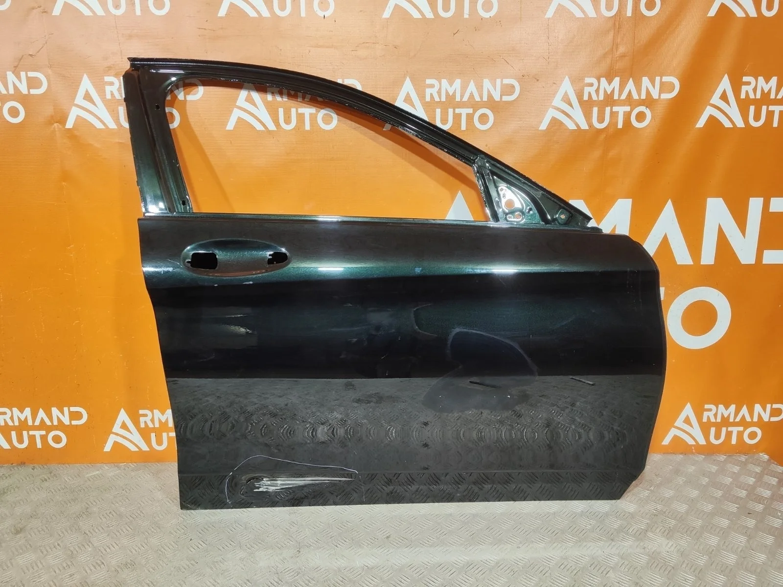 Дверь Mercedes C-Class 2014-2021 A2057200205 W205, передняя правая