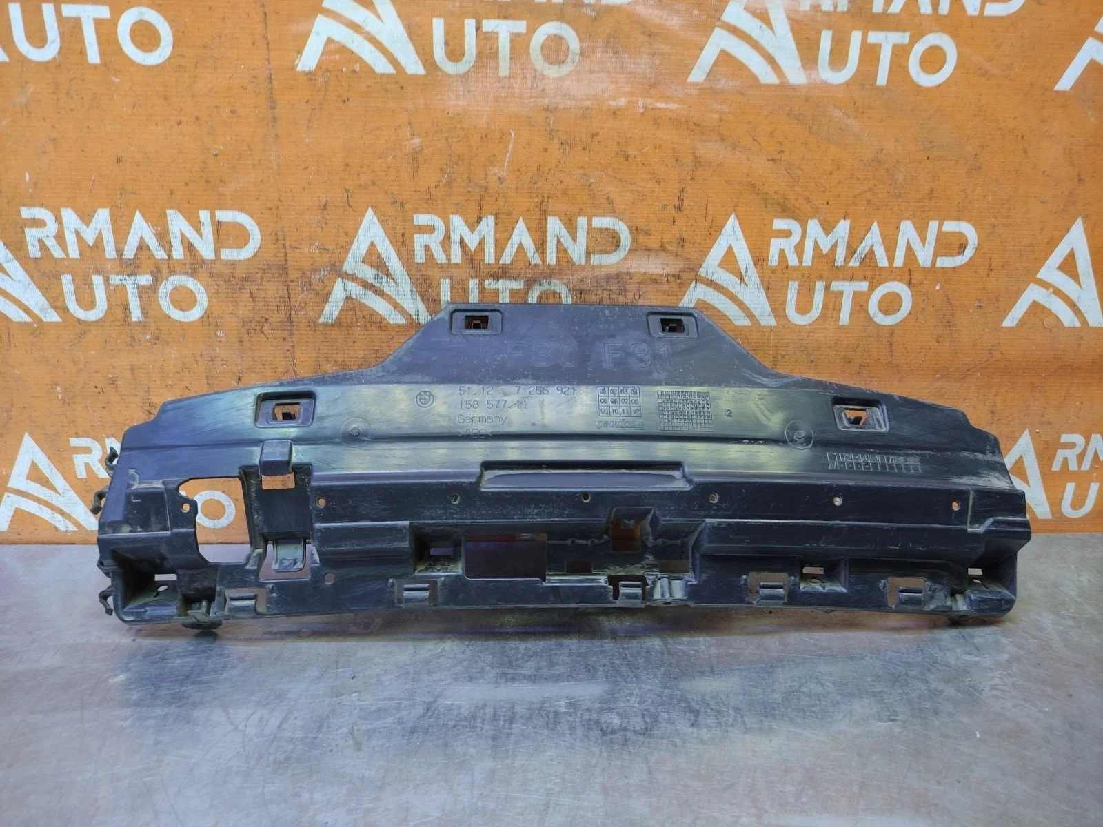 Кронштейн бампера центральный BMW 3 series 2011-2020 51127256921 F30 F31, задний