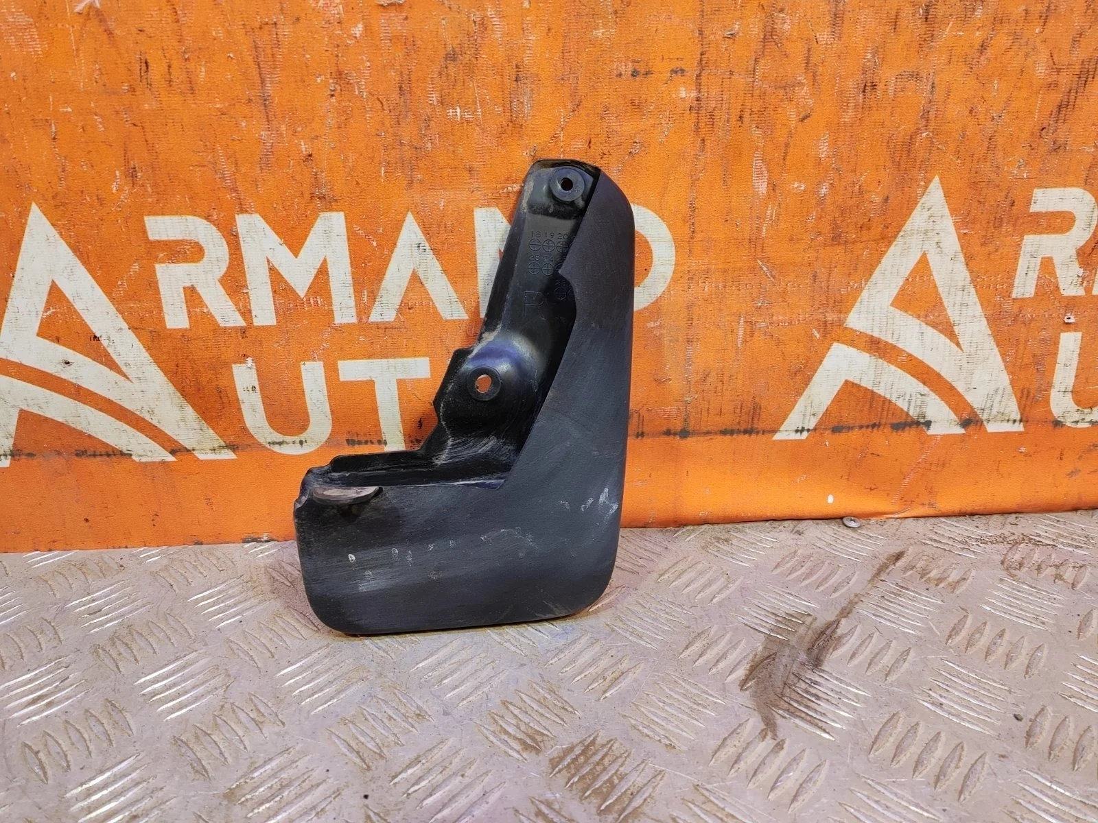 Брызговик Toyota RAV4 2018-нв 7662142130 5 XA50, передний правый