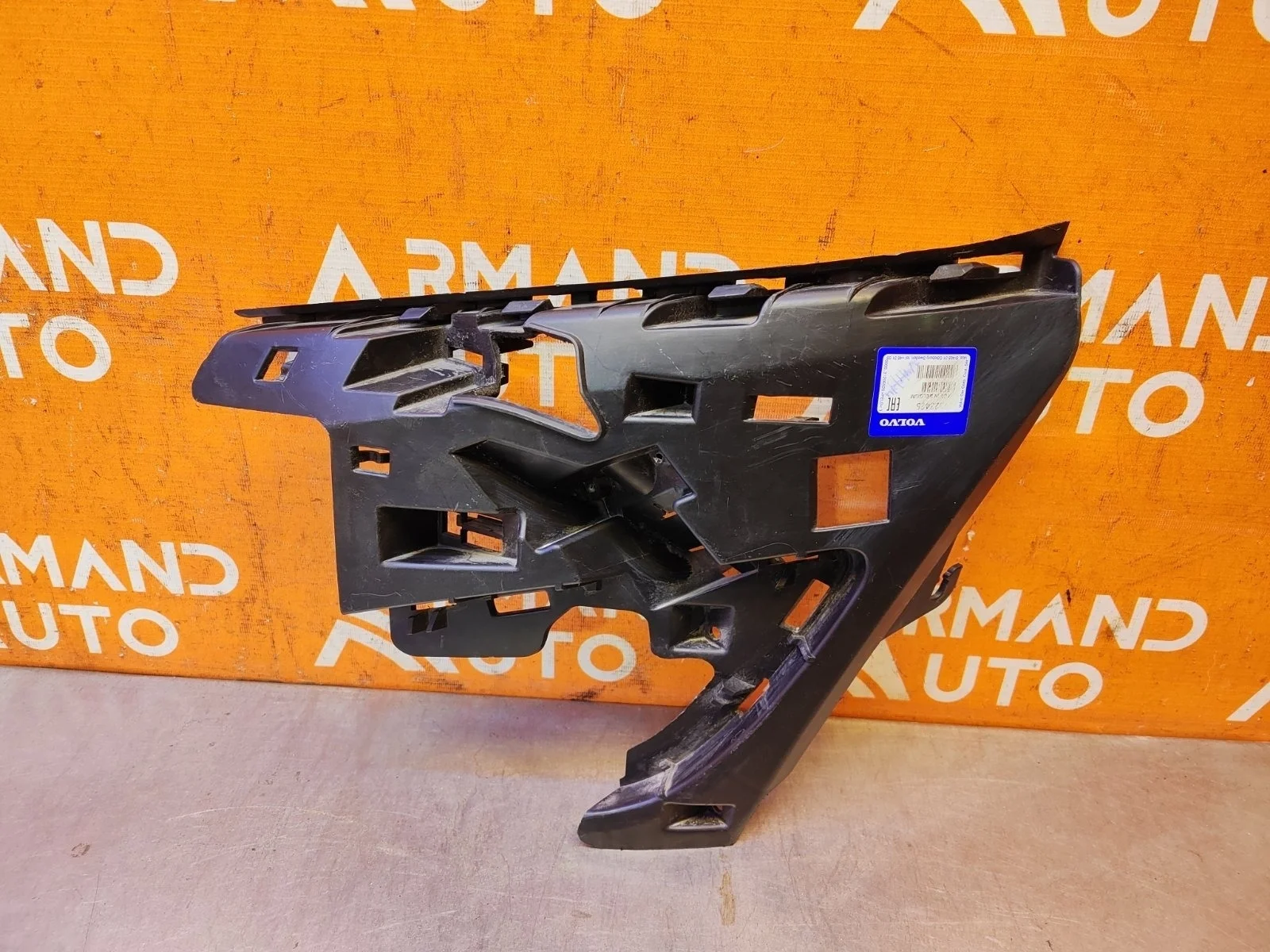 Кронштейн бампера Volvo S60 2010-2013 31323425 2, передний левый