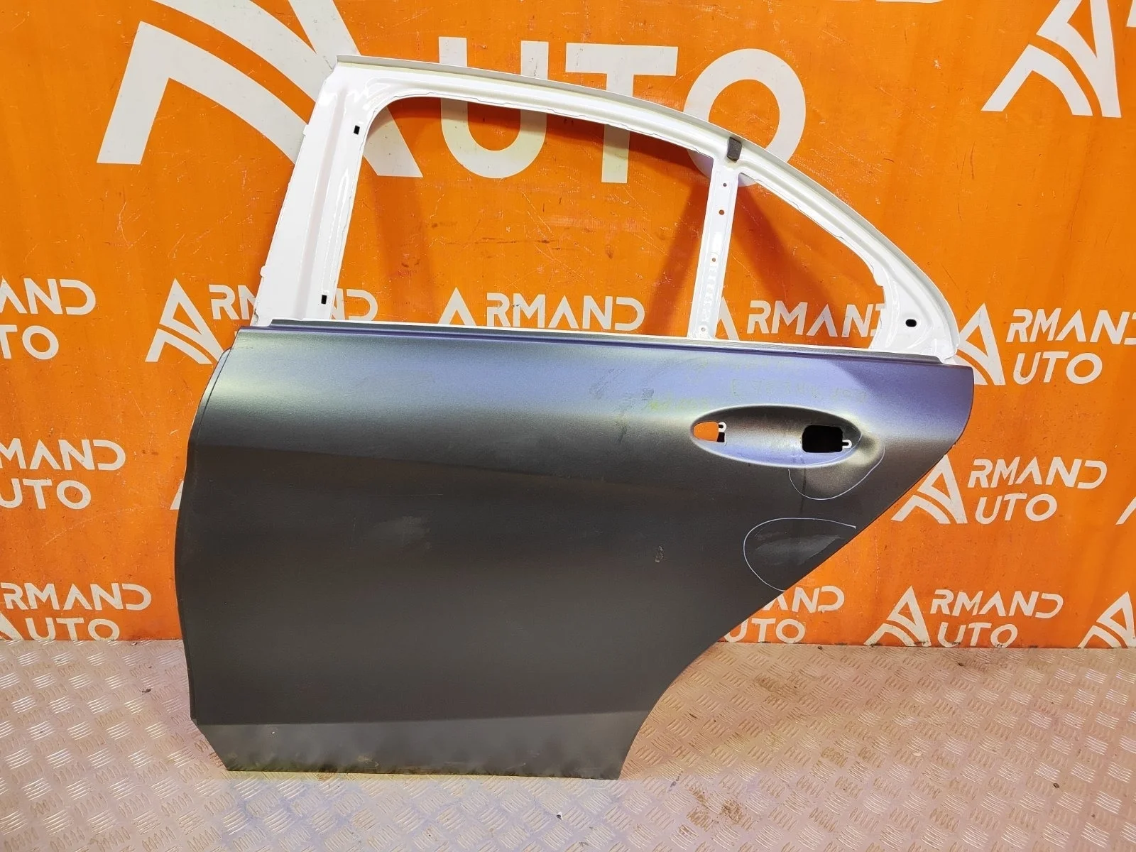 Дверь Mercedes C-Class 2014-2021 A2057300105 W205, задняя левая