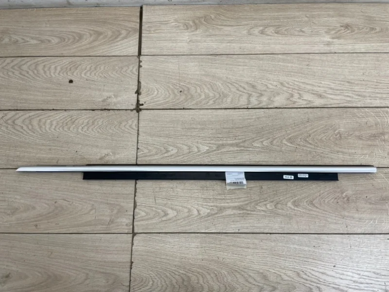 Накладка стекла двери Audi A7 2011-2018 4G8