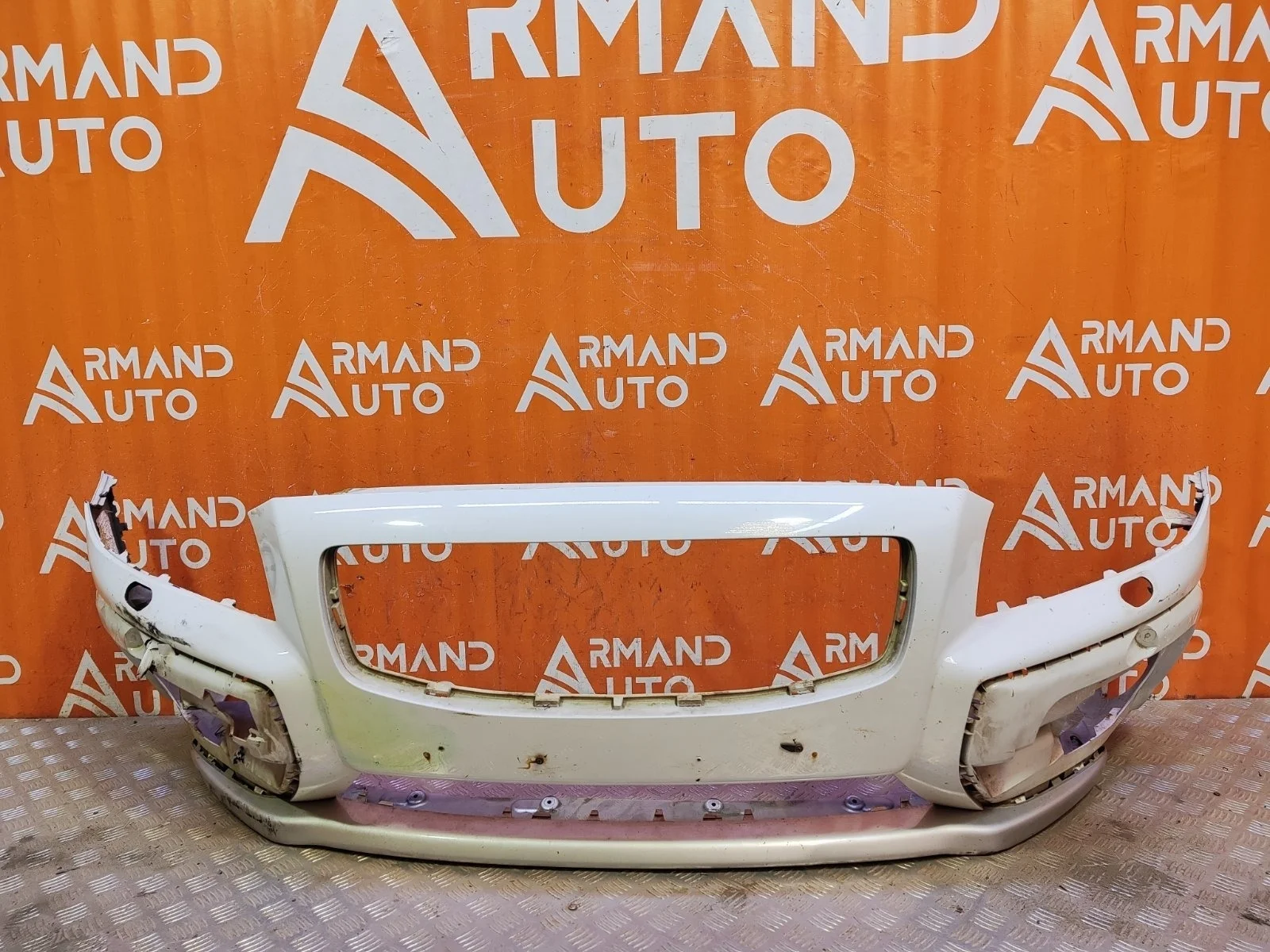 Бампер Volvo XC70 2007-2013 39862840 2, передний