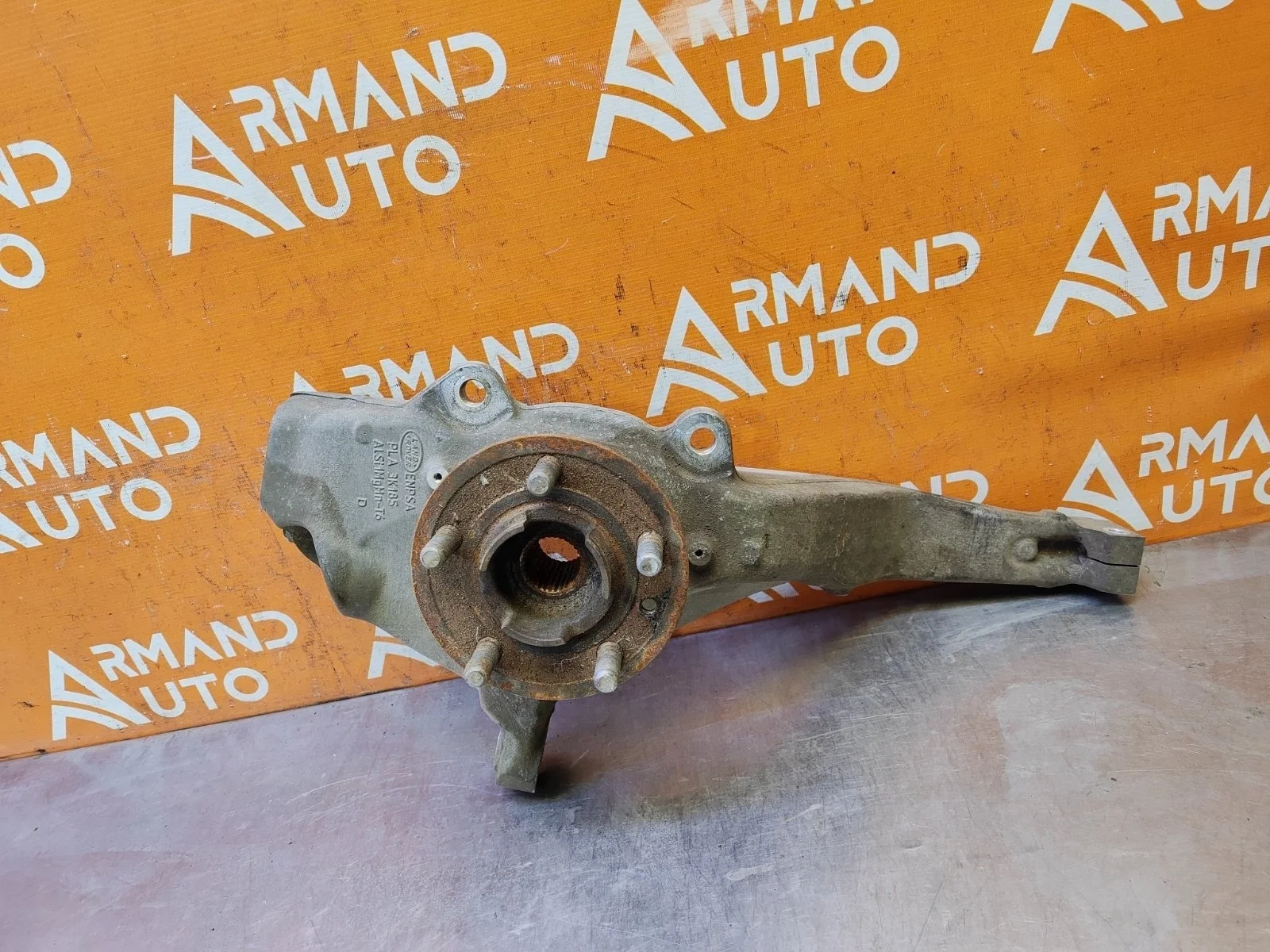 Кулак поворотный Land Rover Range Rover Sport 2013-2022 LR146346 2 L494, правый