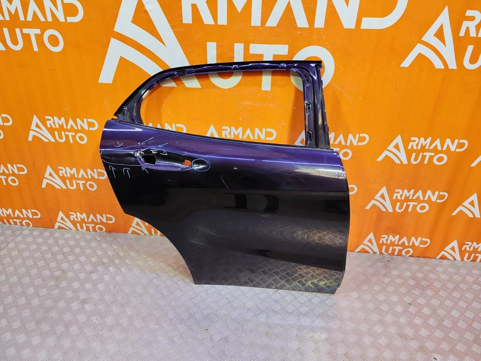 Дверь Mercedes GLA-Class 2013-2020 A1567300205 X156, задняя правая
