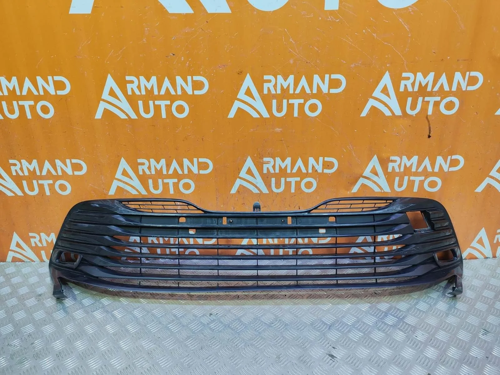 Решетка бампера Toyota Camry 2017-2021 5310233220 8 XV70, передняя