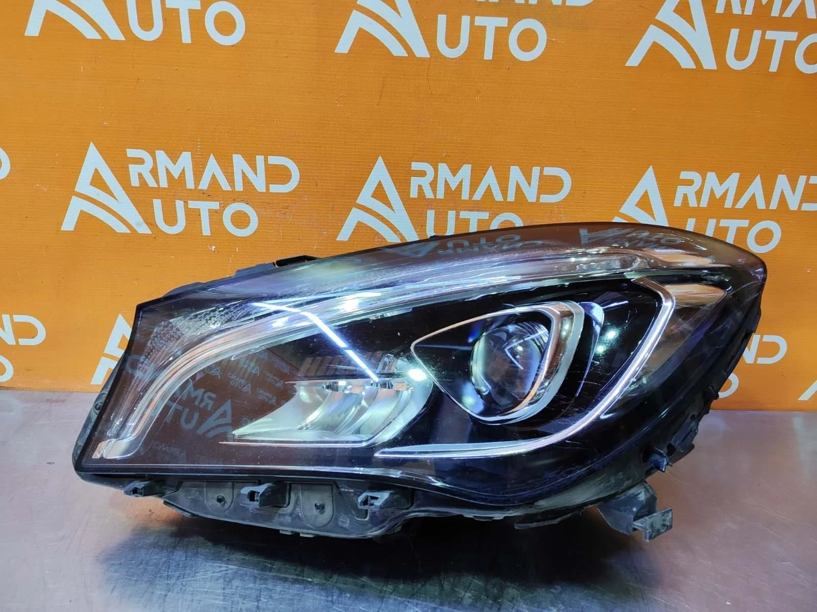 Фара Mercedes CLA-Class 2016-2019 A1179067800 C117 X117, левая