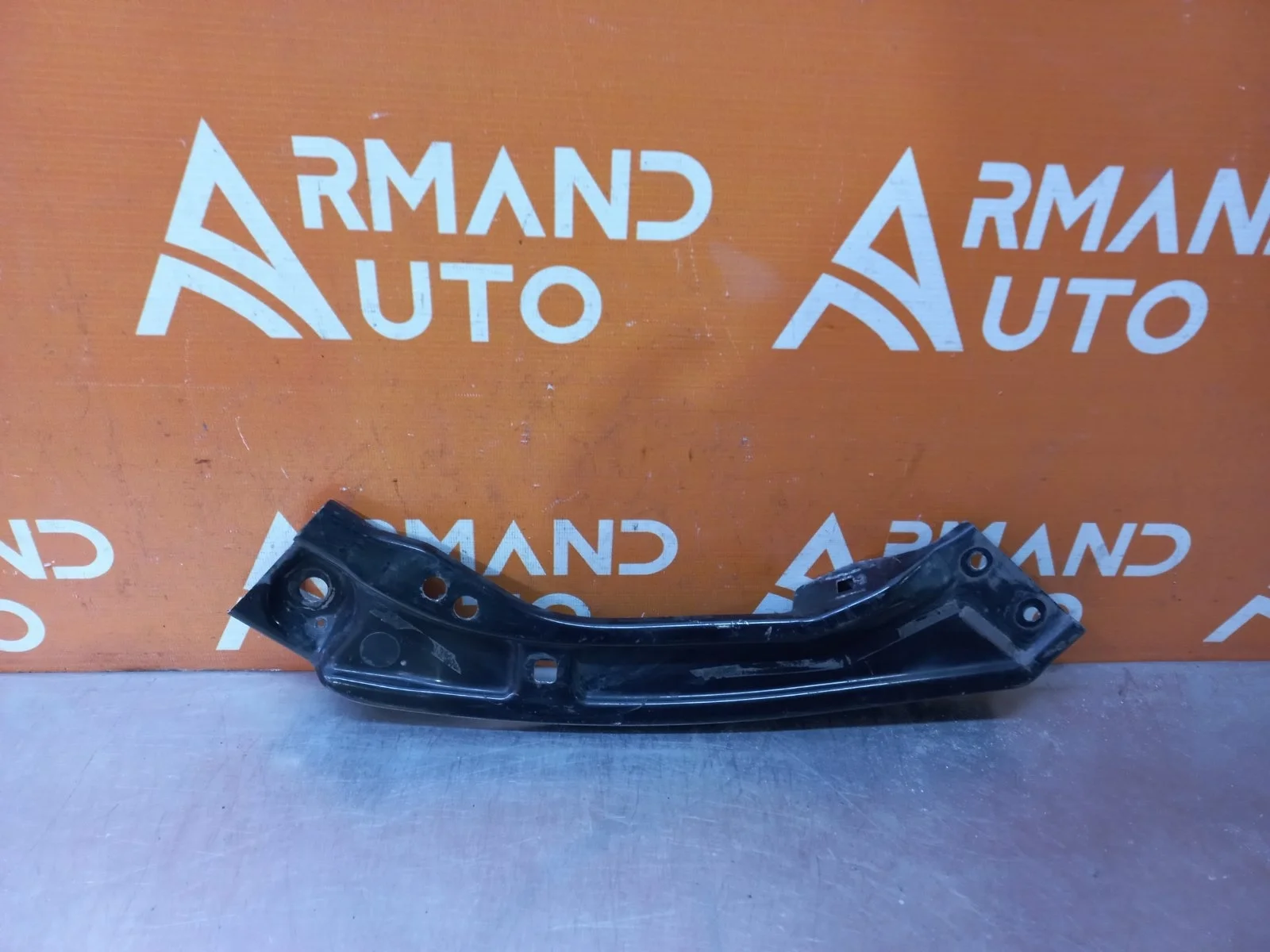 Кронштейн фары Skoda Rapid 2020-2023 60U805932A 2, правый
