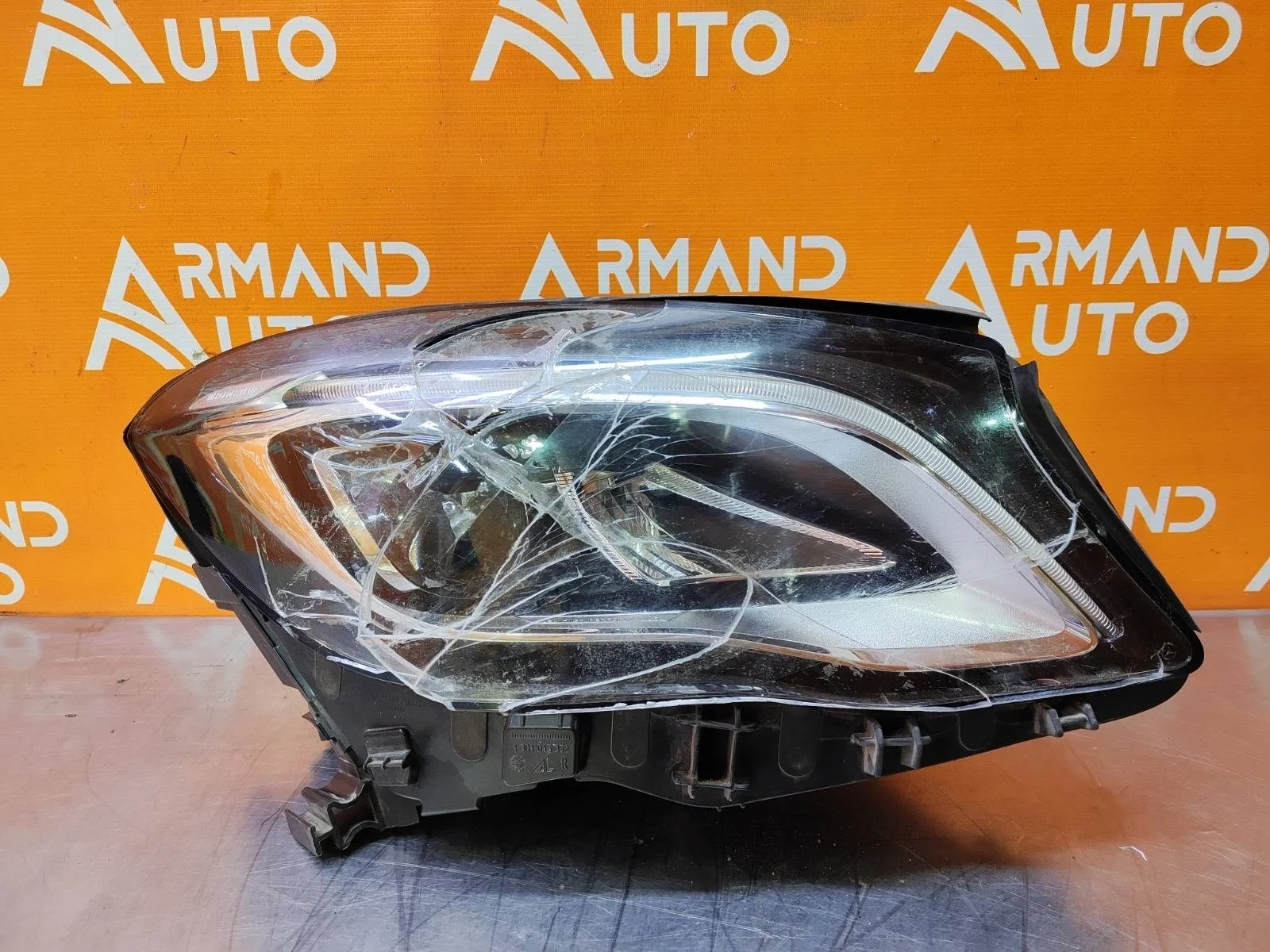 Фара Mercedes GLA-Class 2017-2020 A1569067600 X156, правая