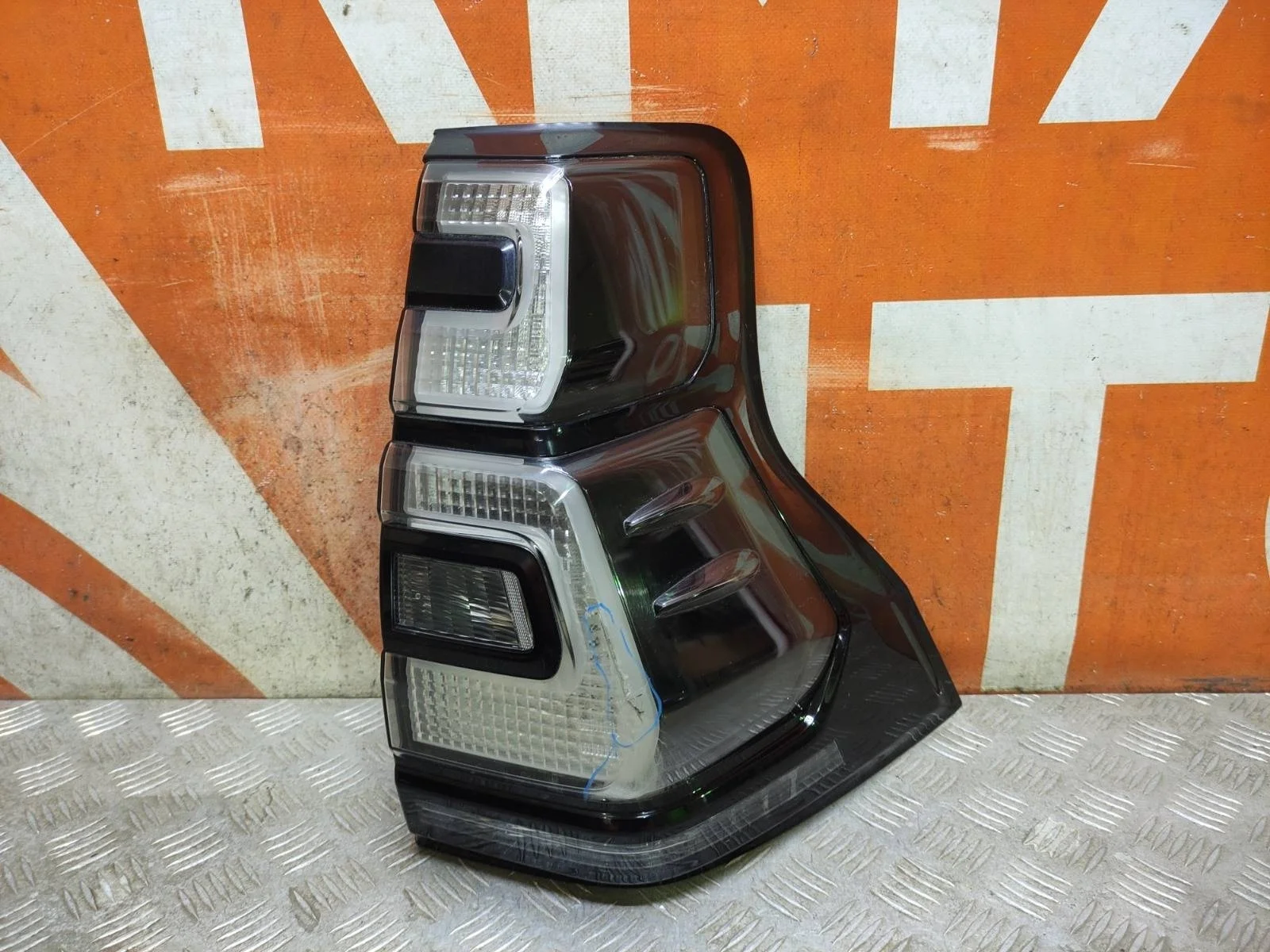 Фонарь Toyota Land Cruiser Prado 2017-2024 81551WQ010 150, правый