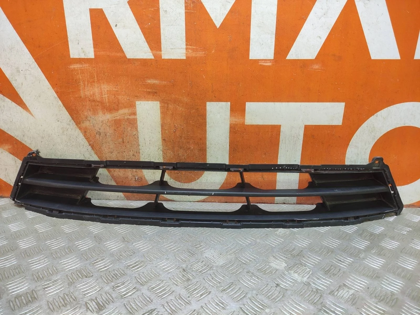 Решетка бампера Hyundai Solaris 2014-2017 865614L500 1, передняя