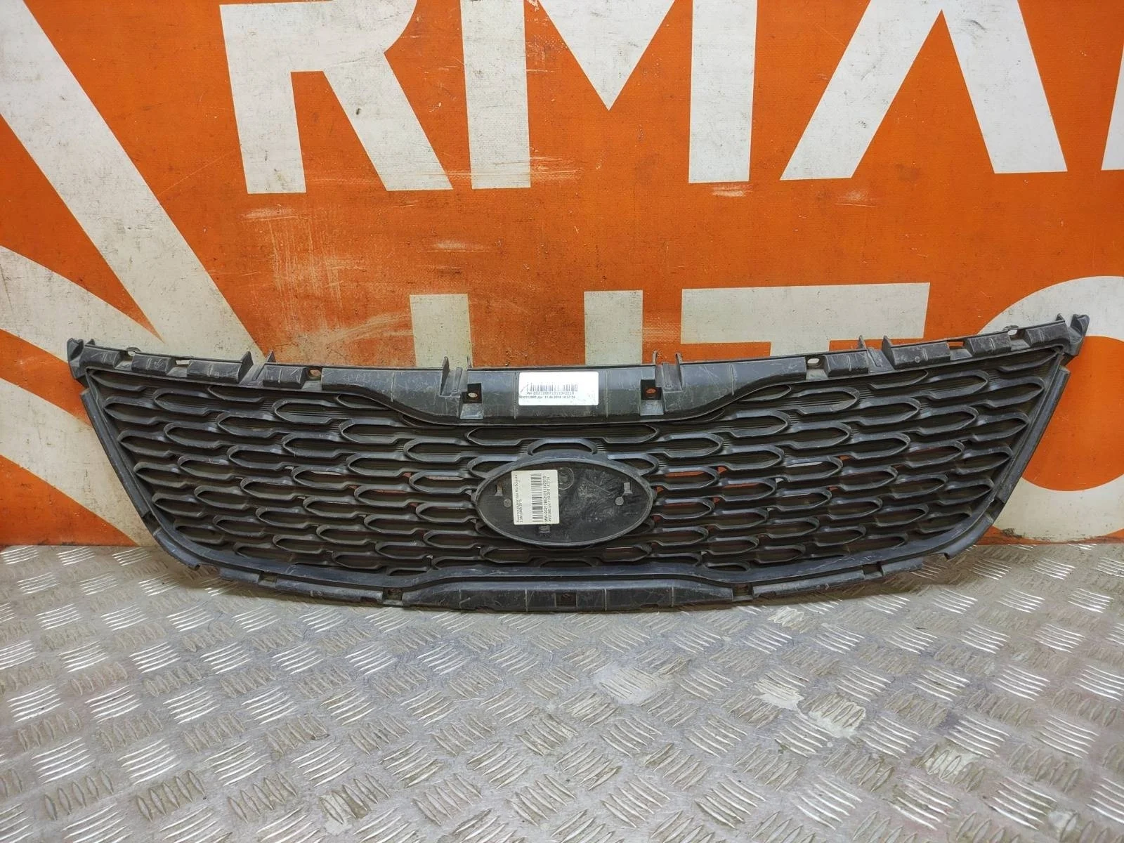 Решетка радиатора KIA Sorento 2012-2019 863502P500 2 XM