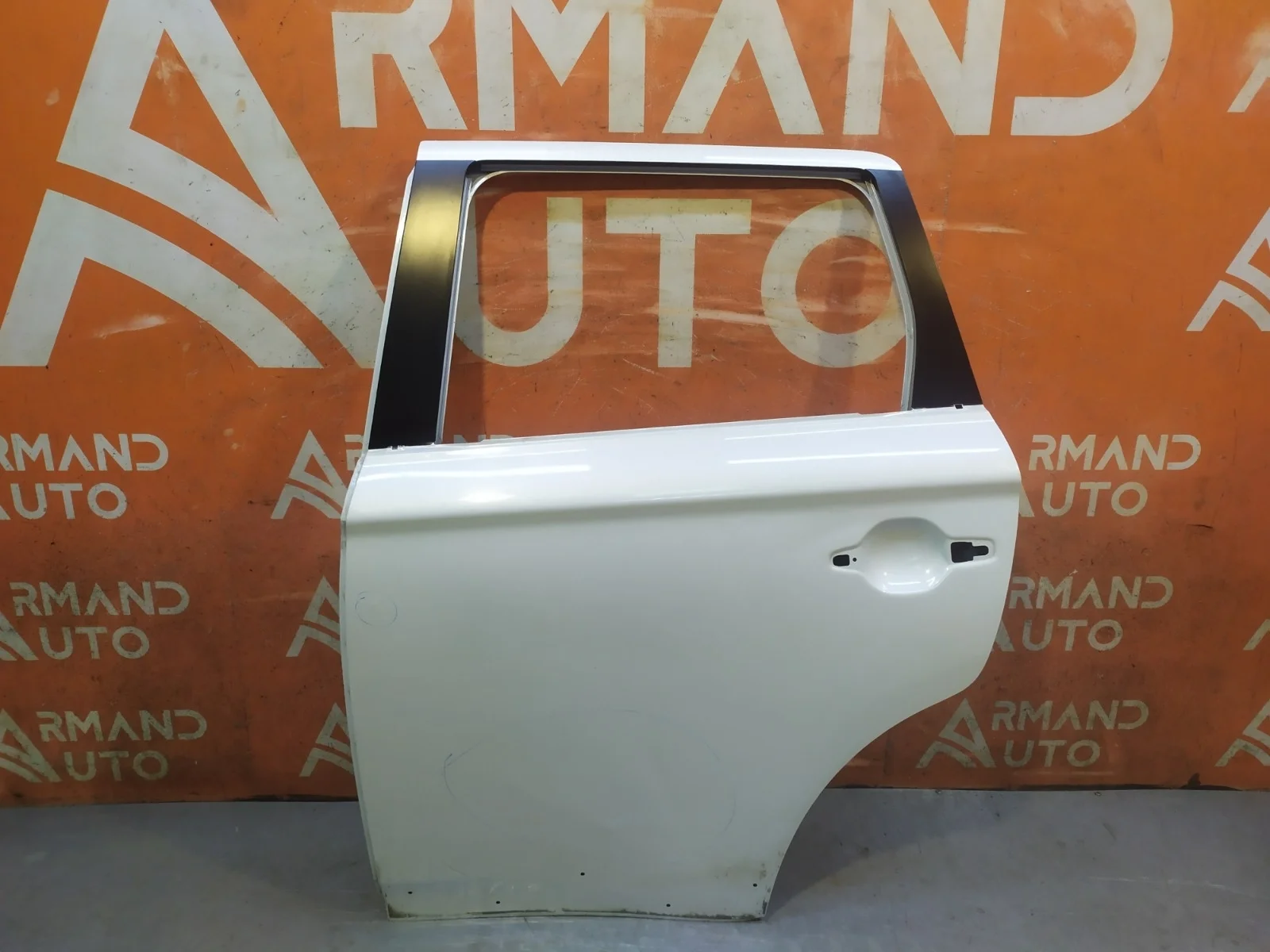 Дверь Mitsubishi Outlander 2015-2023 5730B557 3, задняя левая
