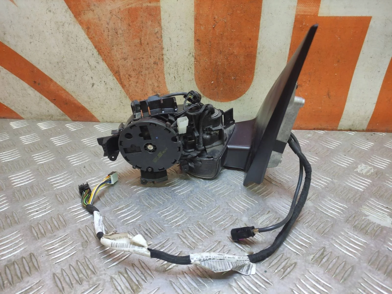 Зеркало Mercedes GL GLS-Class 2012-2019 A1668109700 X166, левое