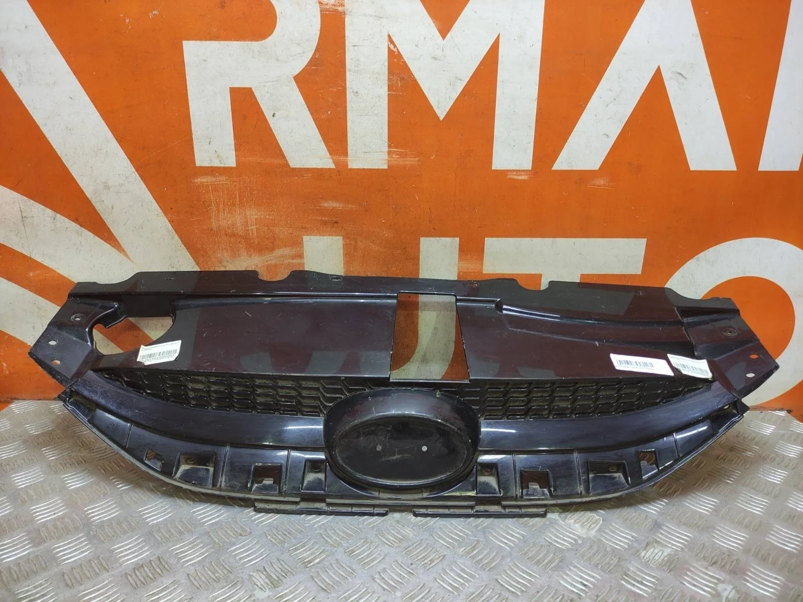 Решетка радиатора HYUNDAI IX35 2010-2015 863512Y000 1