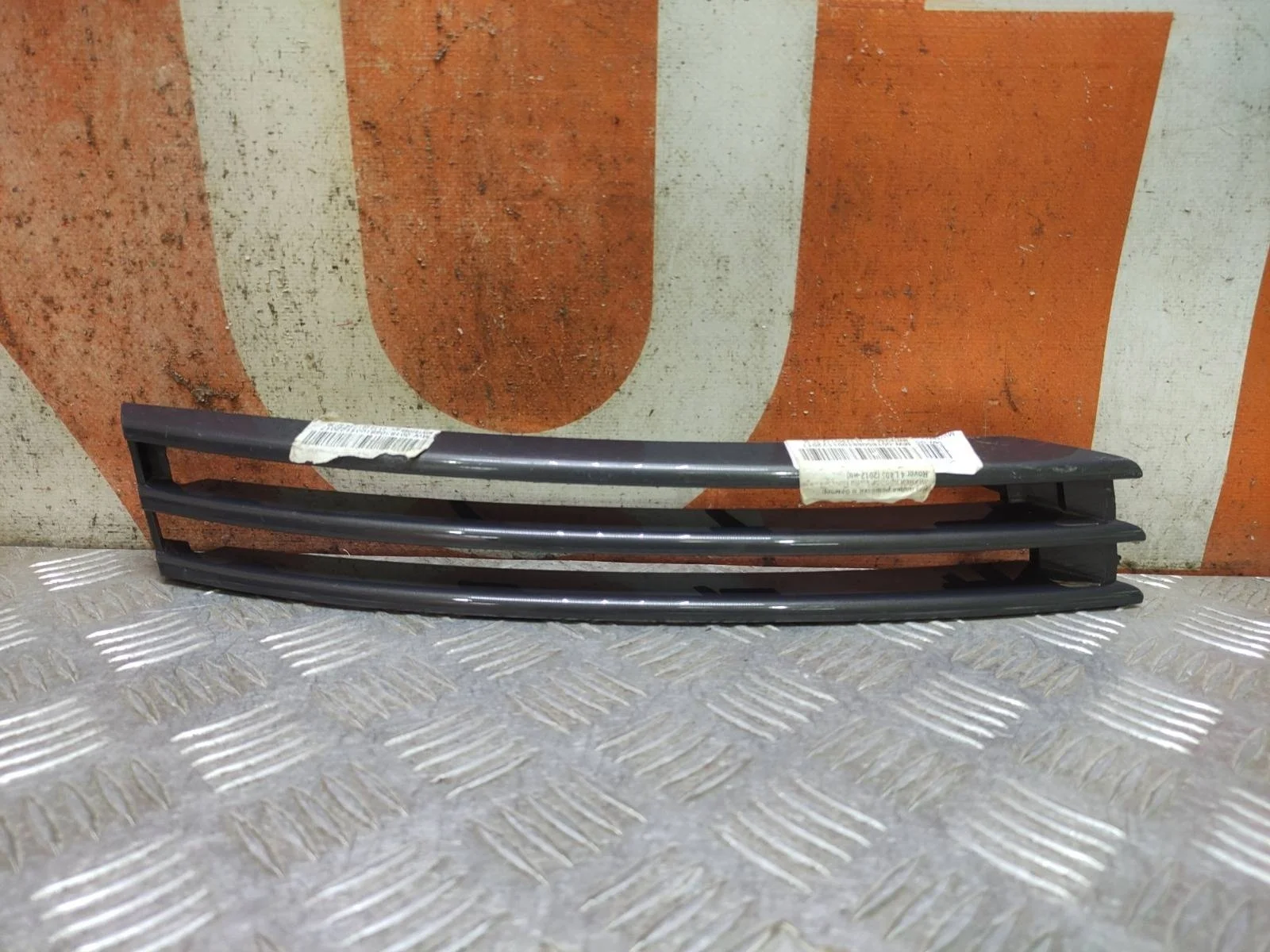 Накладка решетки бампера LAND ROVER Range Rover 2012-2017 LR044732 4 L405, передняя правая