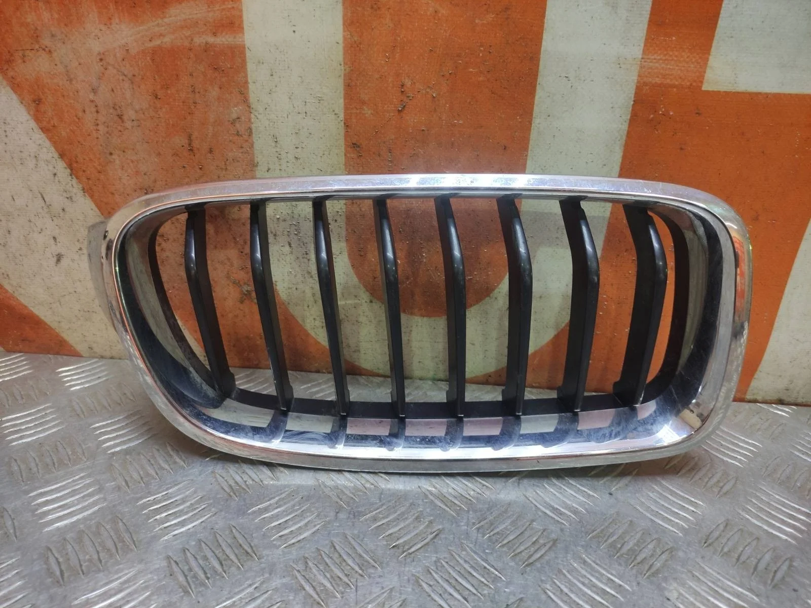 Решетка радиатора BMW 3 series 2011-2020 51137260498 F30 F31, правая