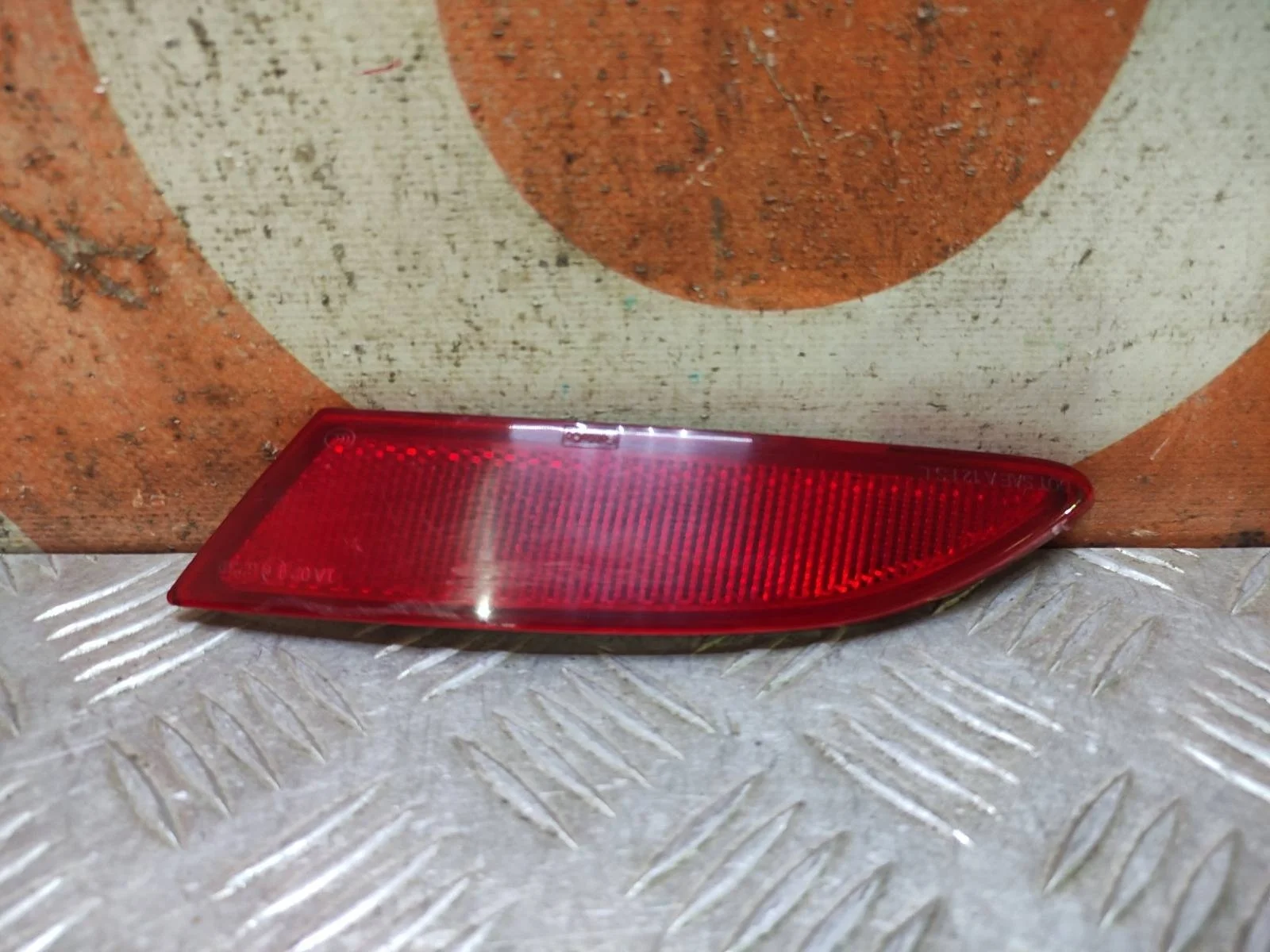 Отражатель Ford Focus 2011-2015 1763040 3, левый