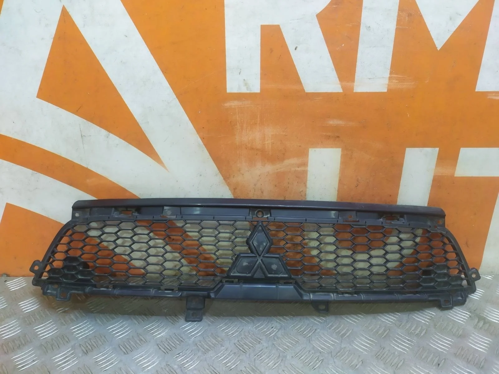 Решетка радиатора MItsubishi Outlander 2009-2013 6402A198 2 XL
