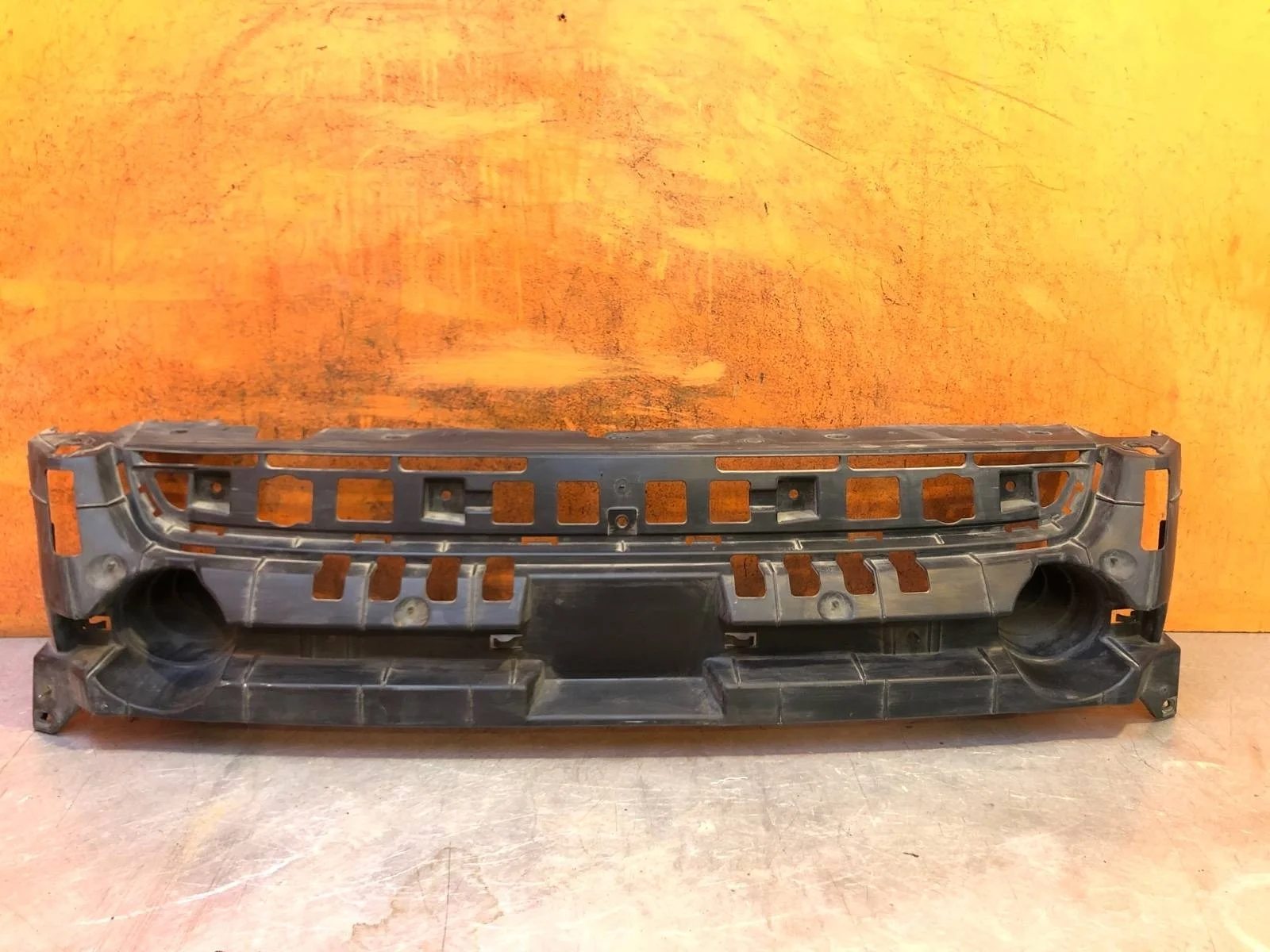 Кронштейн решетки радиатора Ford Kuga 2012-2016 1870314 2 CBS