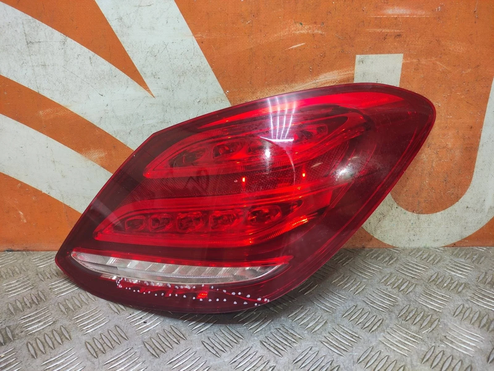 Фонарь Mercedes C-Class 2014-2018 A2059060457 W205, правый