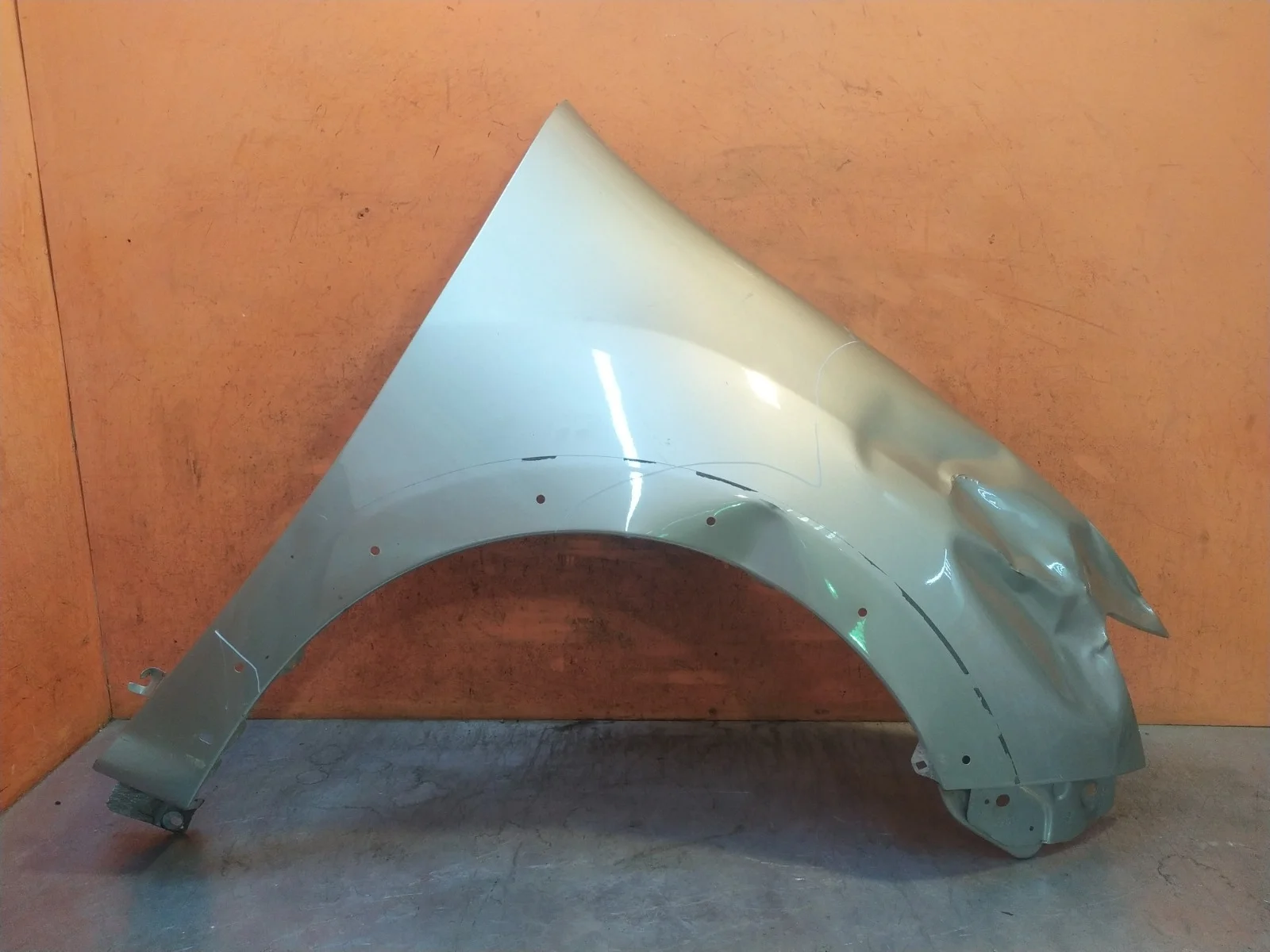 Крыло Renault Sandero 2013-2022 631008401R 2, переднее правое