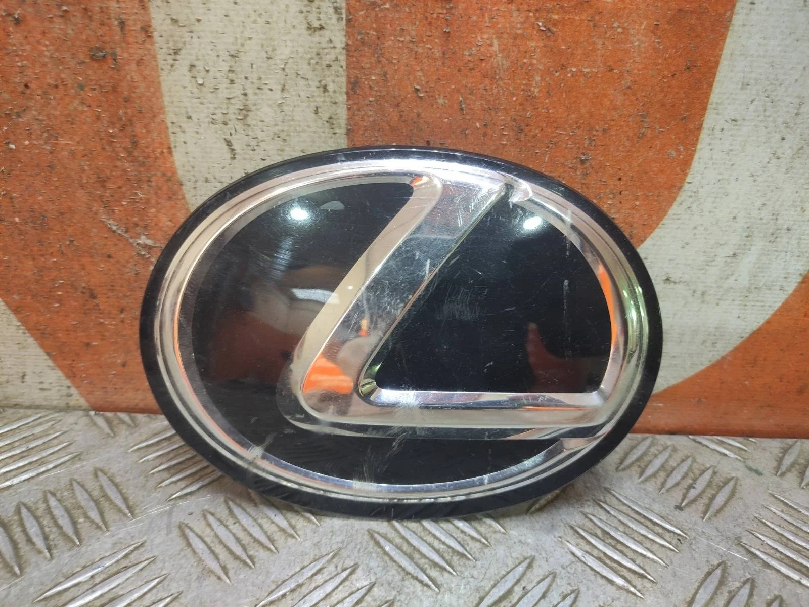 Эмблема Lexus NX 2017-2021 9097502108 1, передняя