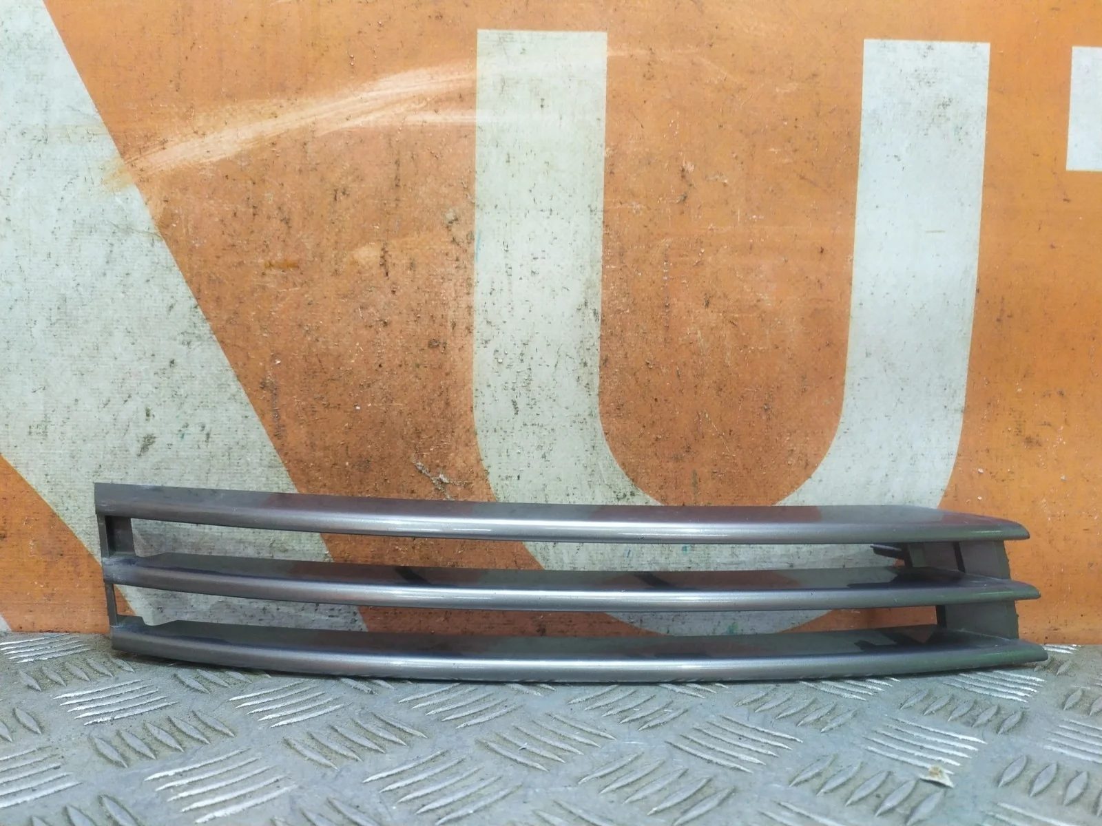 Накладка решетки бампера Land Rover Range Rover 2012-2017 LR044732 4 L405, передняя правая