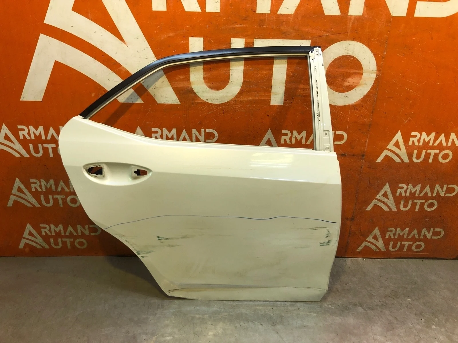 Дверь Toyota Corolla 2012-2019 6700302410 11 E180, задняя правая