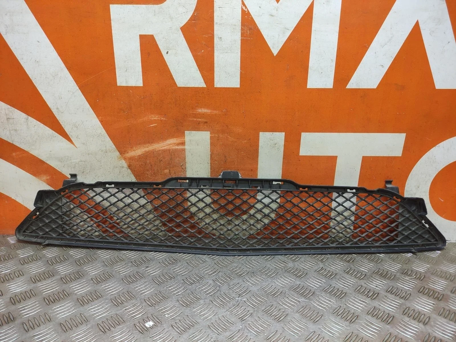 Решетка бампера Mercedes B-Class 2011-2014 A2468851122 W246, передняя