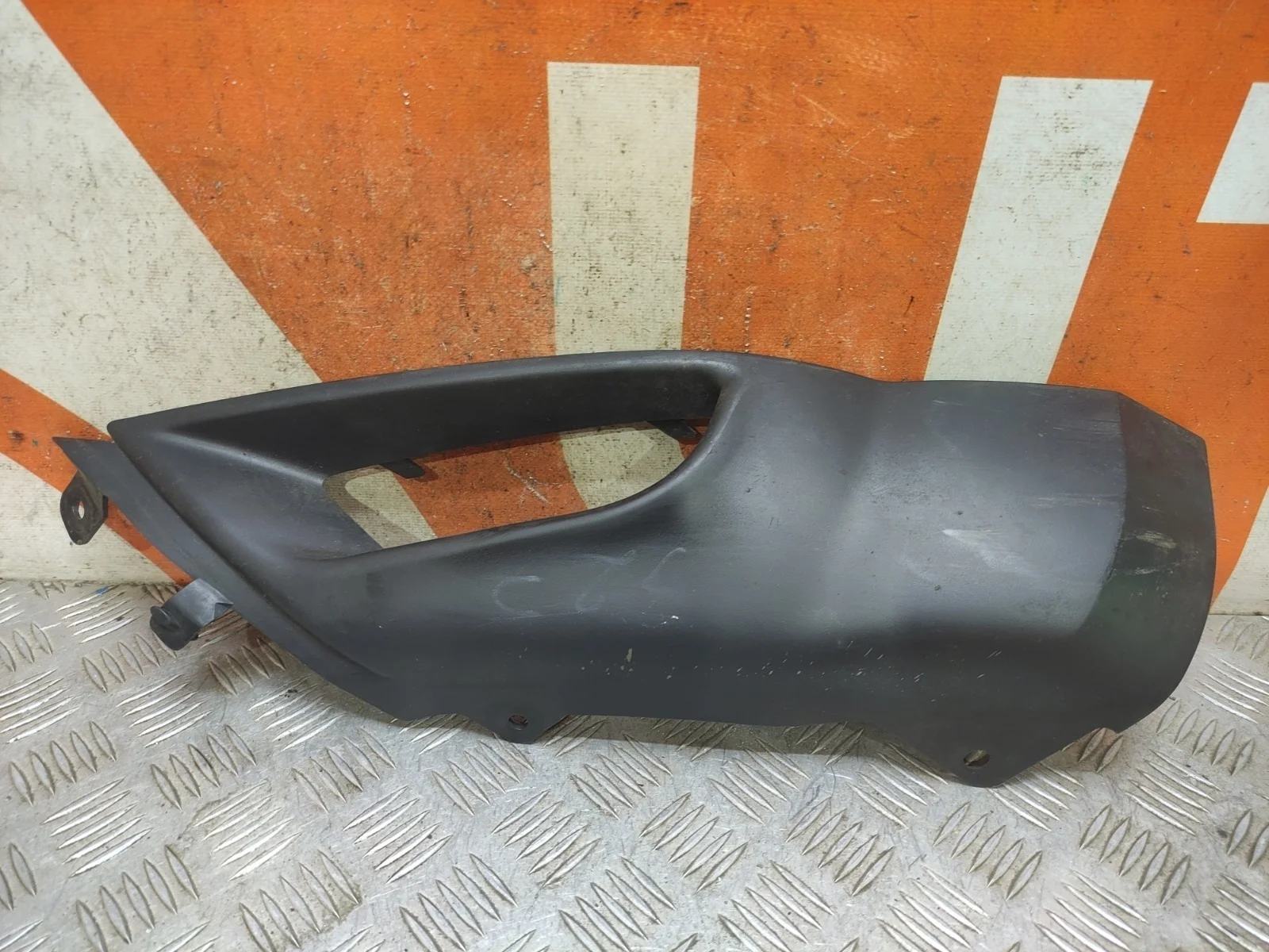 Накладка бампера Mitsubishi Outlander 2005-2009 6400A469 2 XL, передняя левая